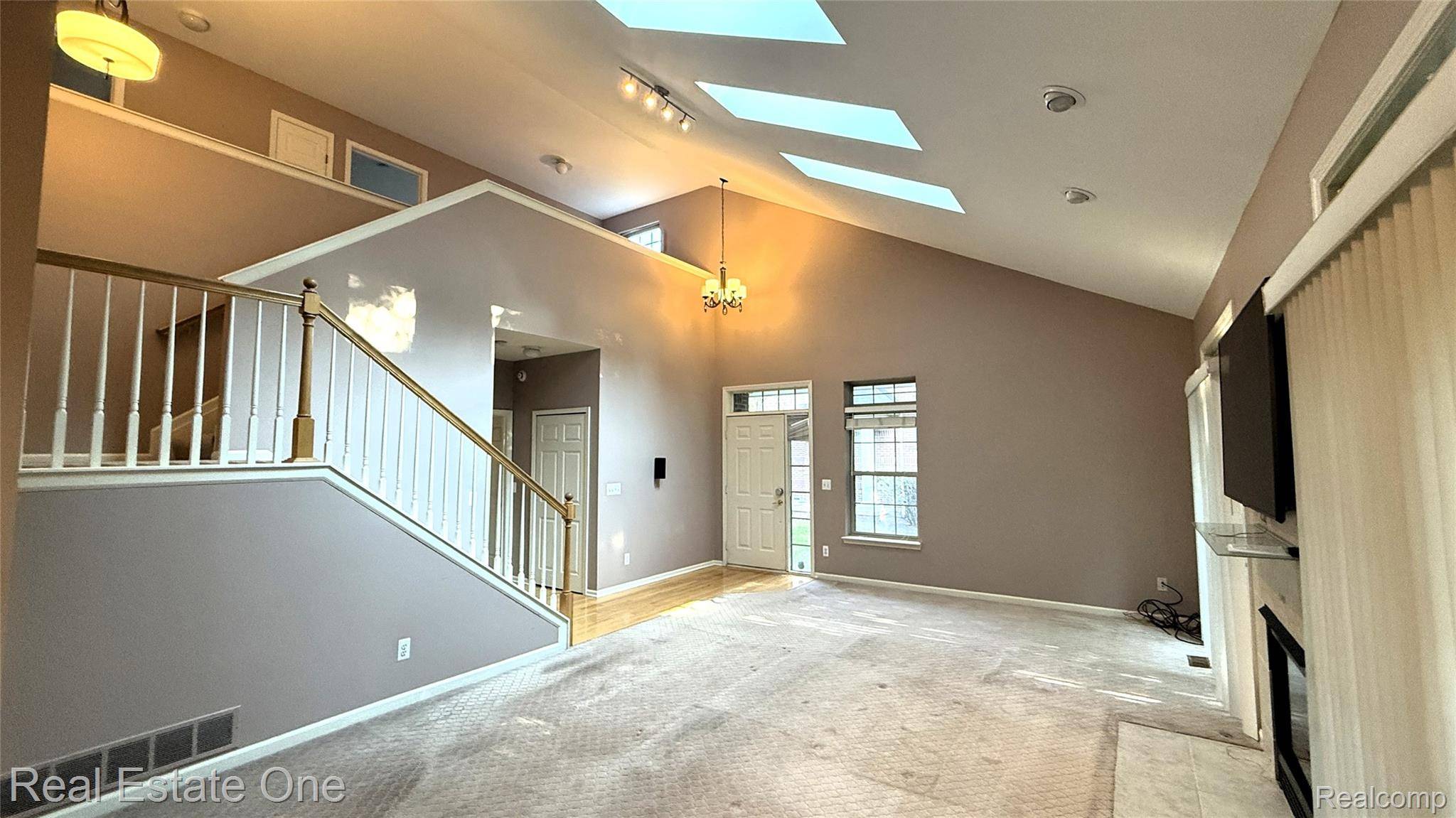 West Bloomfield, MI 48322,4392 Gateway CIR