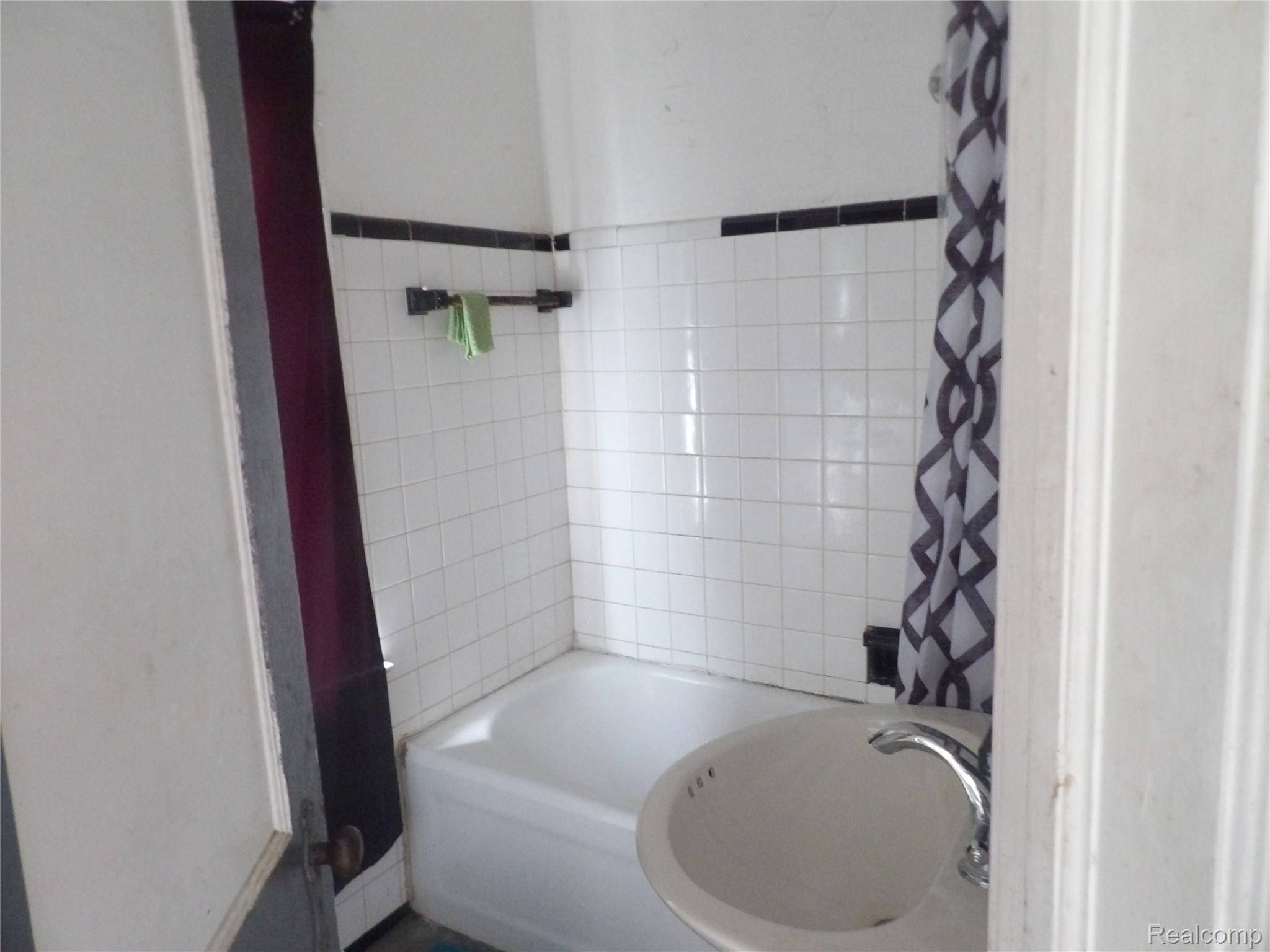 Detroit, MI 48235,16150 Cruse ST