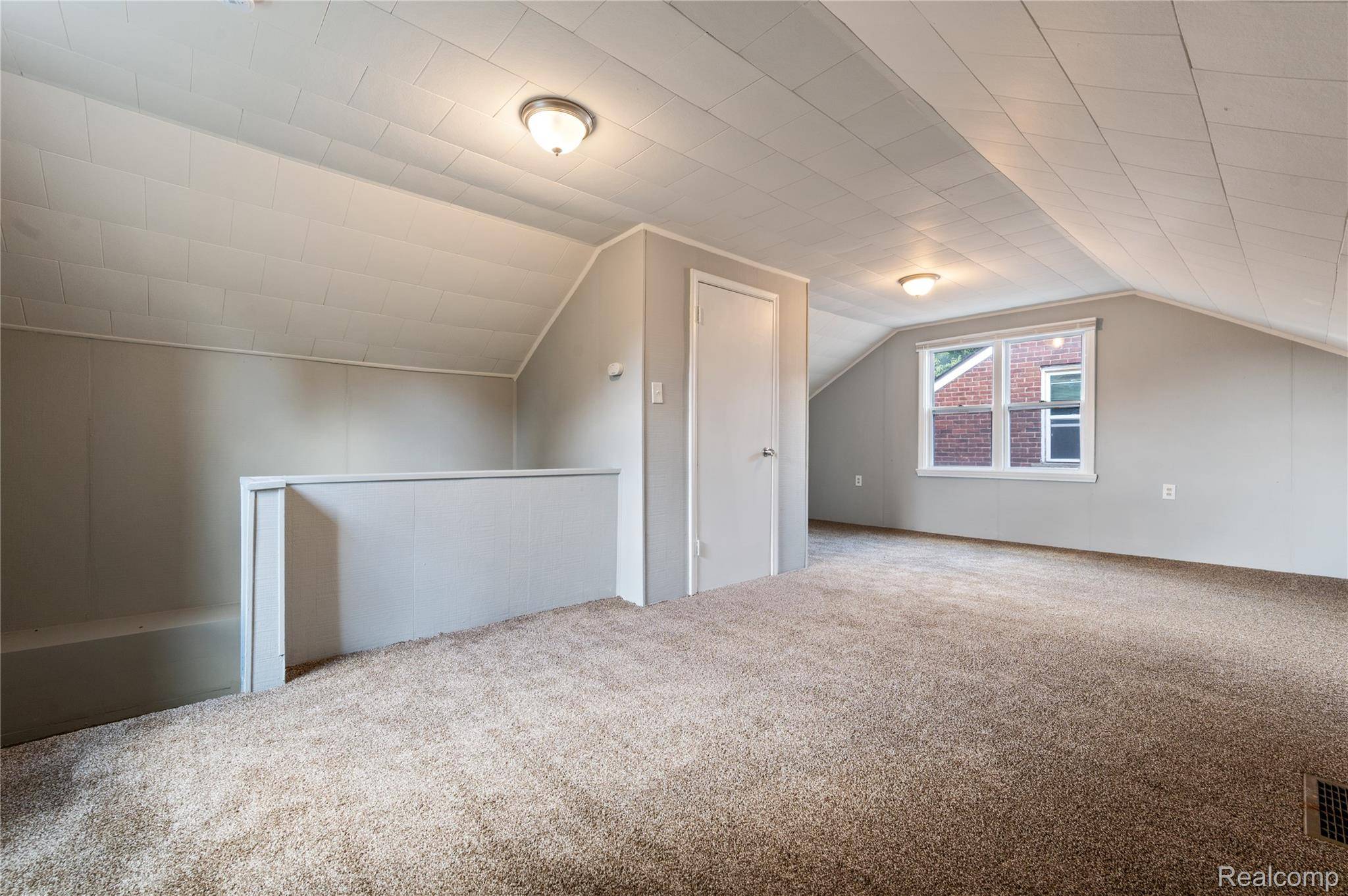 Detroit, MI 48219,17217 Shaftsbury AVE