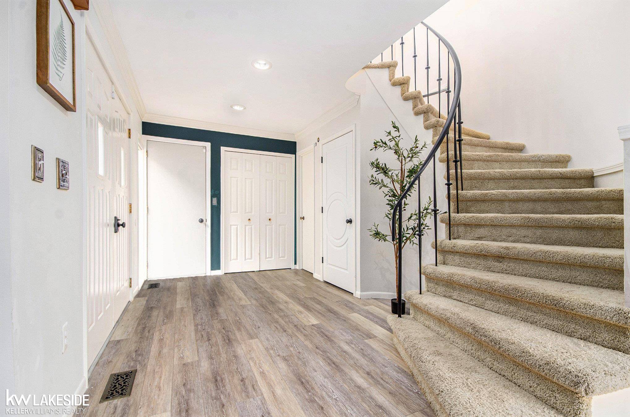 Rochester Hills, MI 48307,1297 Oakwood CT