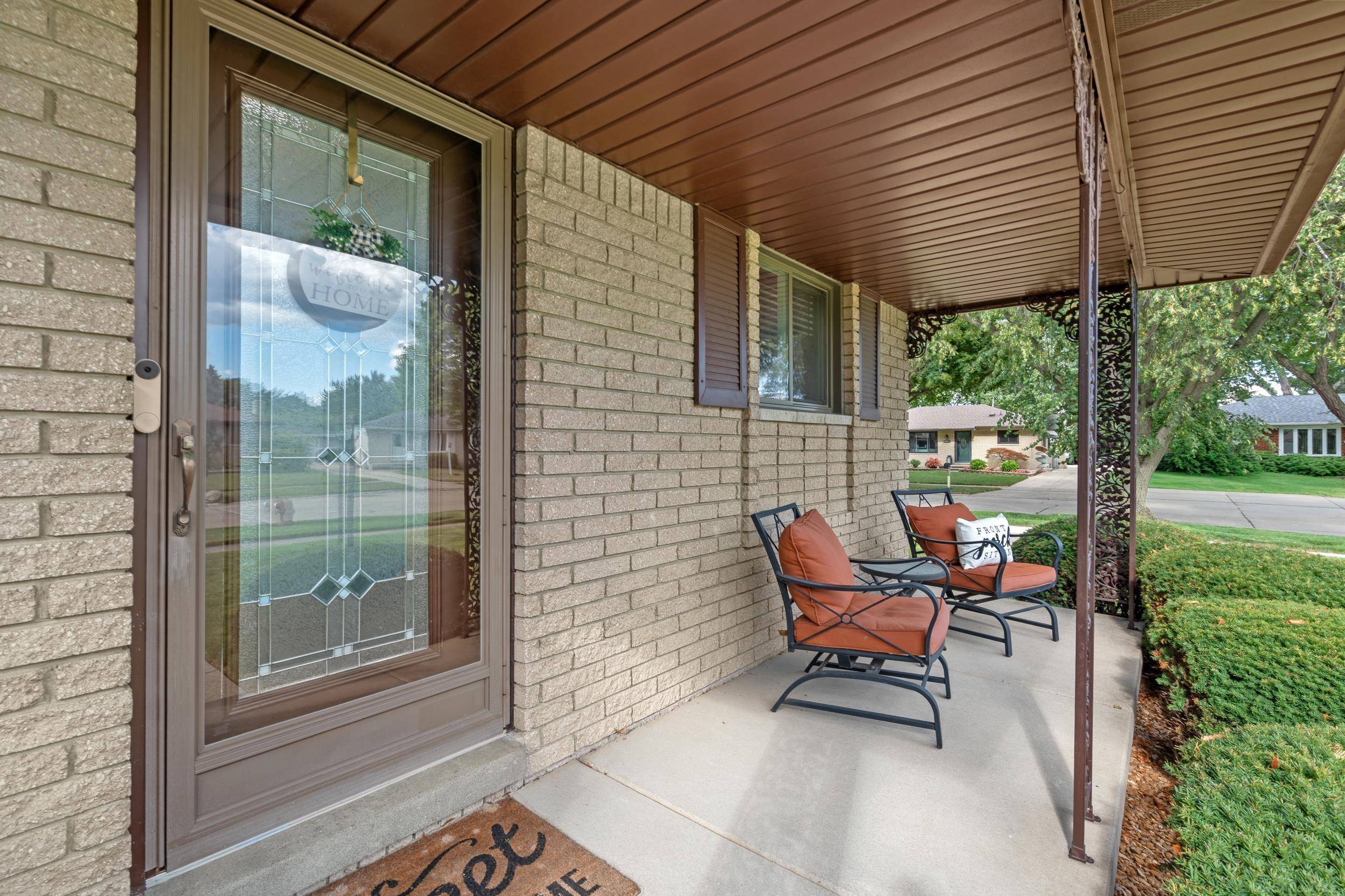 Sterling Heights, MI 48313,14993 Clemson DR