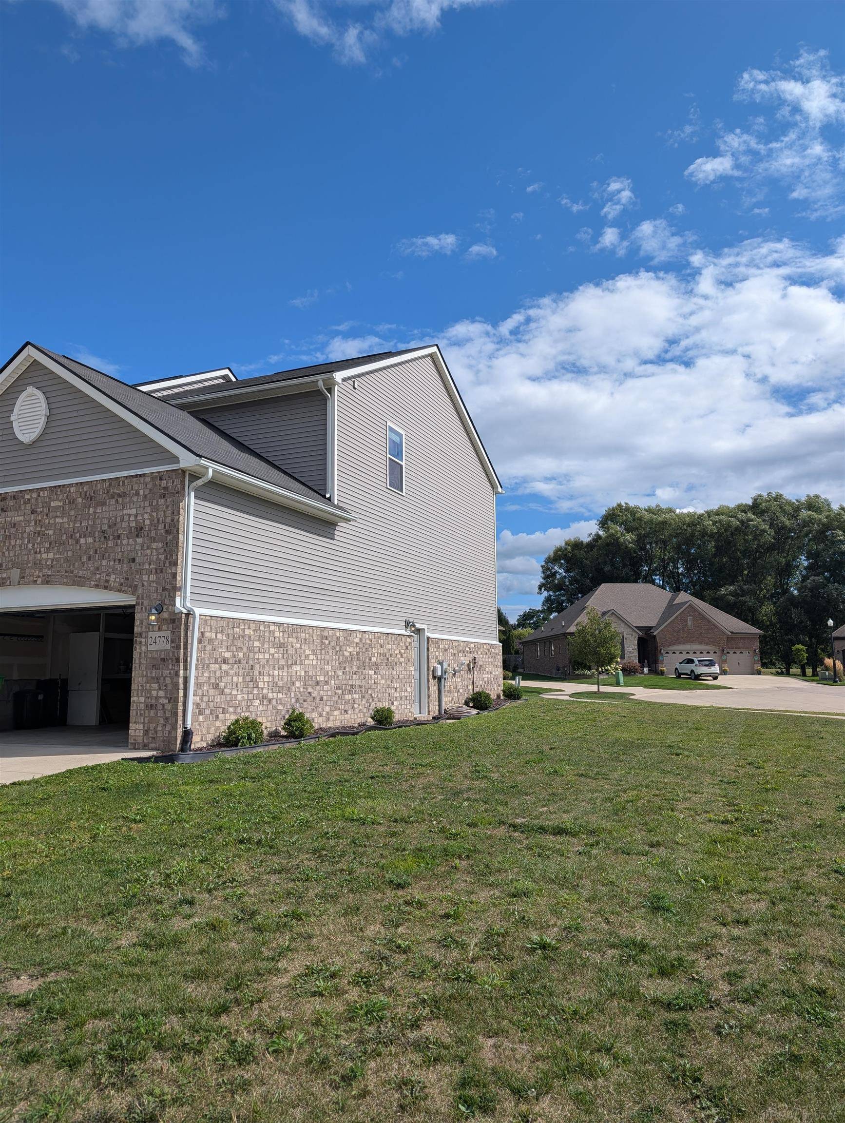 Macomb Twp, MI 48042,24778 Kabarda DR