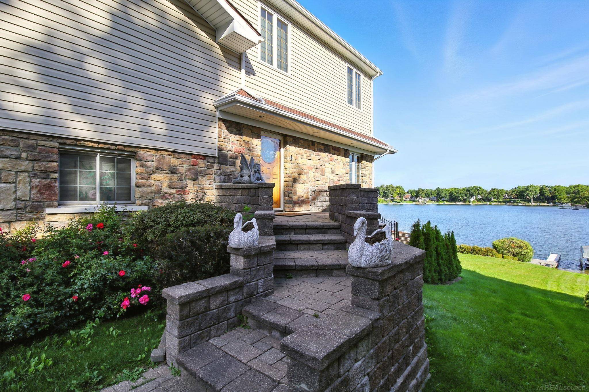 Waterford, MI 48328,3160 Lexington RD