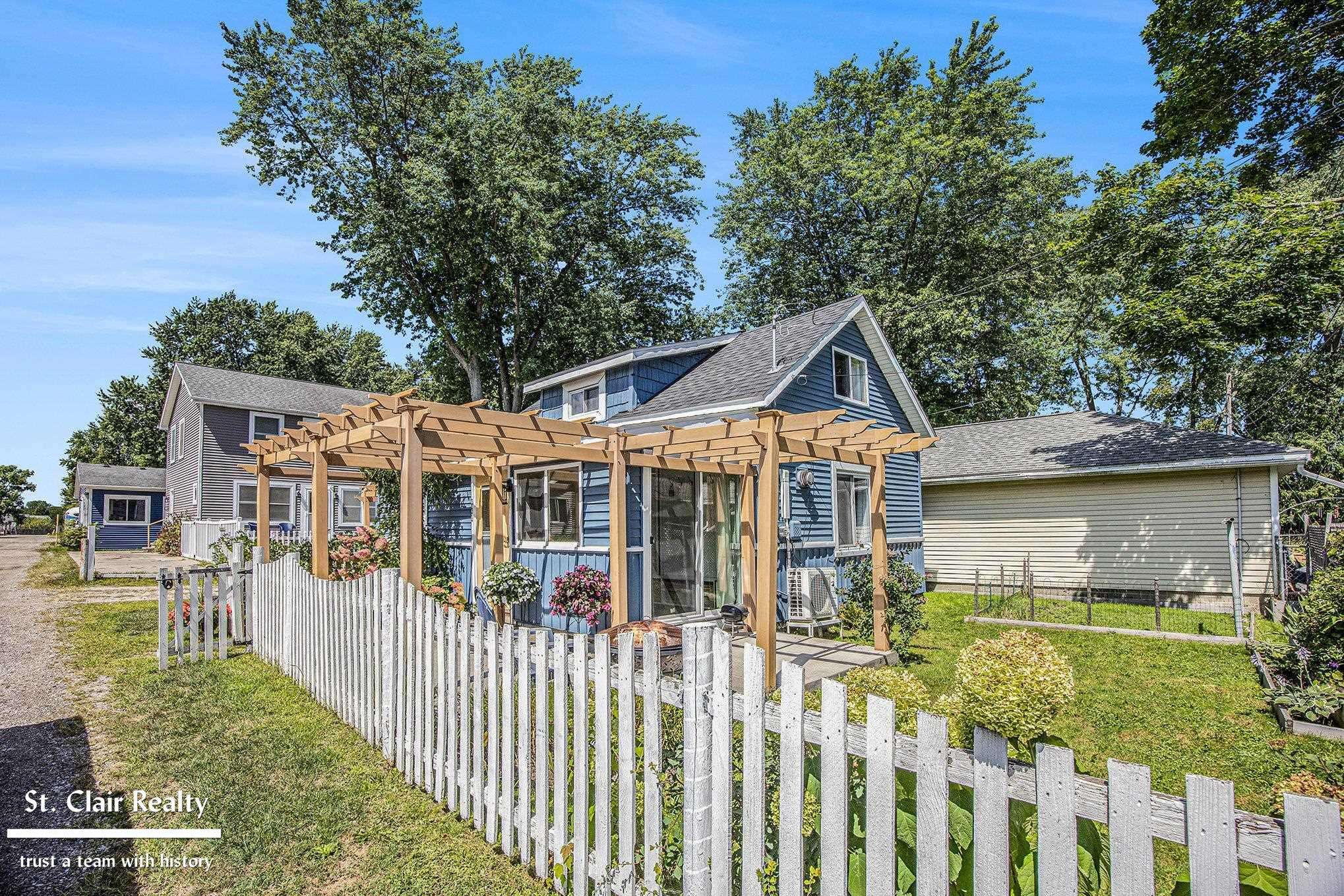 Cottrellville, MI 48039,332 Martindale ST