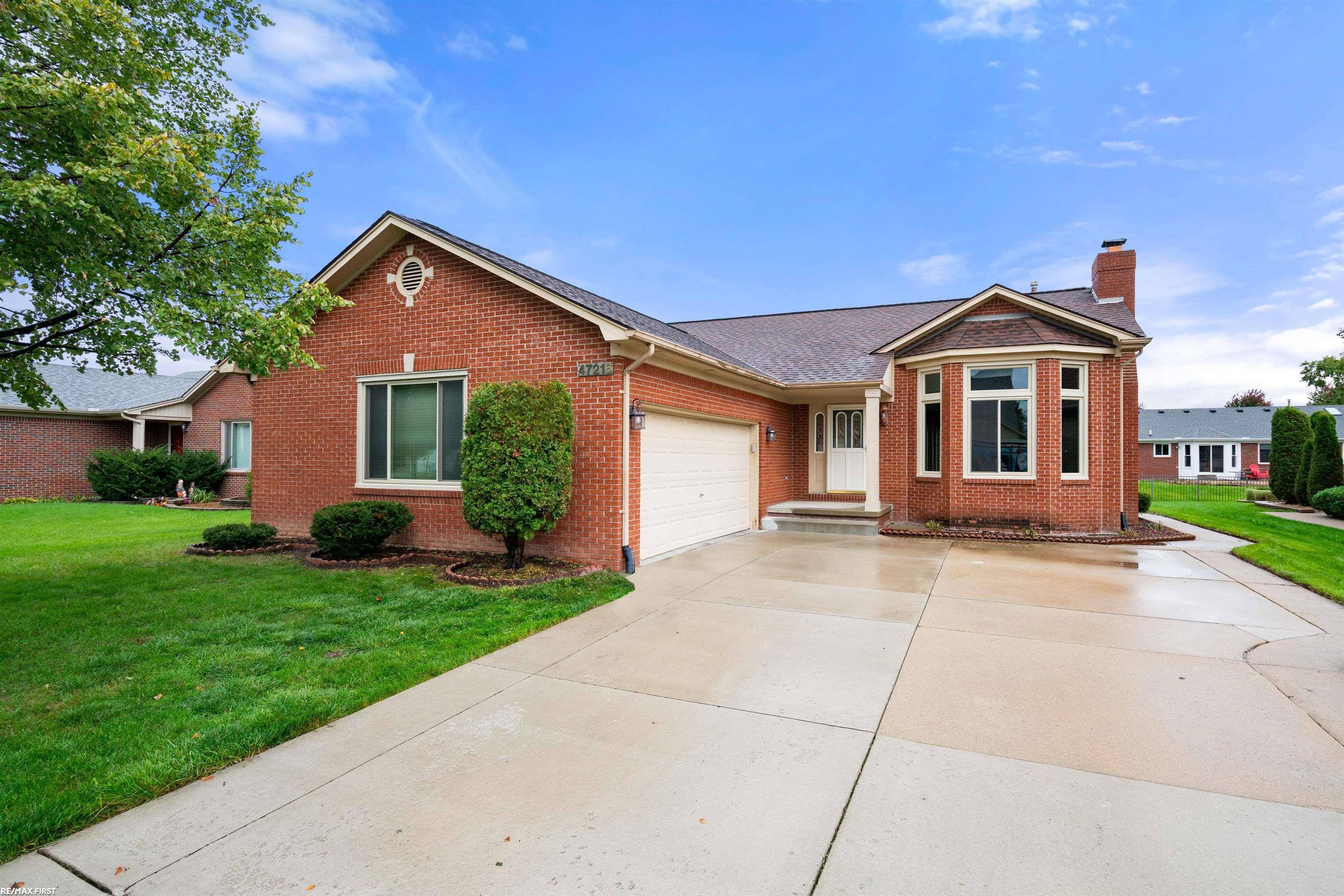 Macomb, MI 48044,47216 Pamela DR