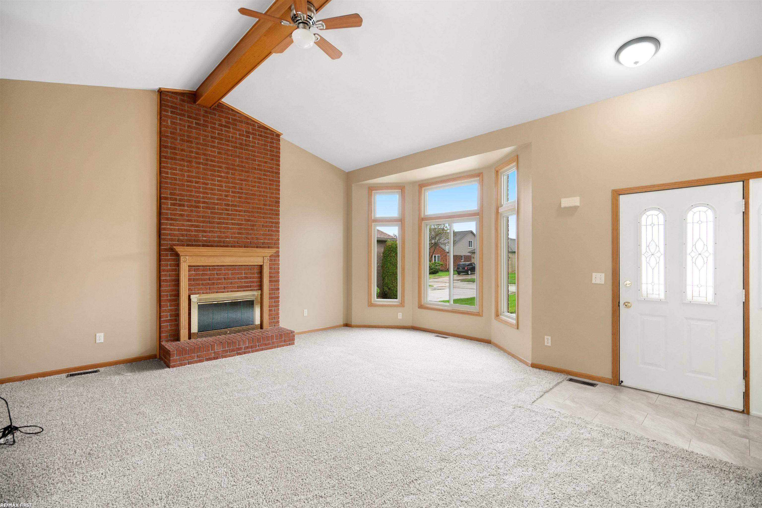 Macomb, MI 48044,47216 Pamela DR