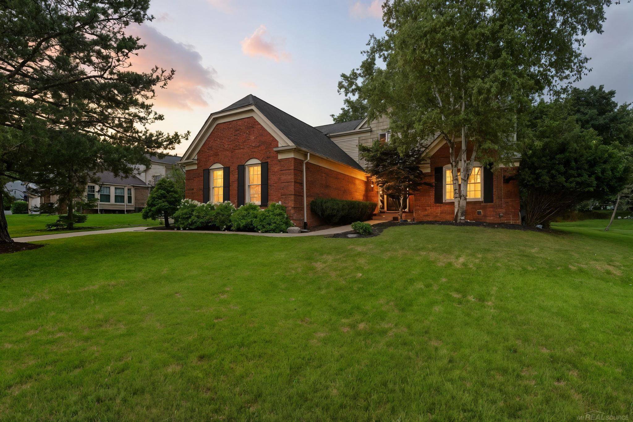 Rochester Hills, MI 48306,2208 Chippenham Chase DR