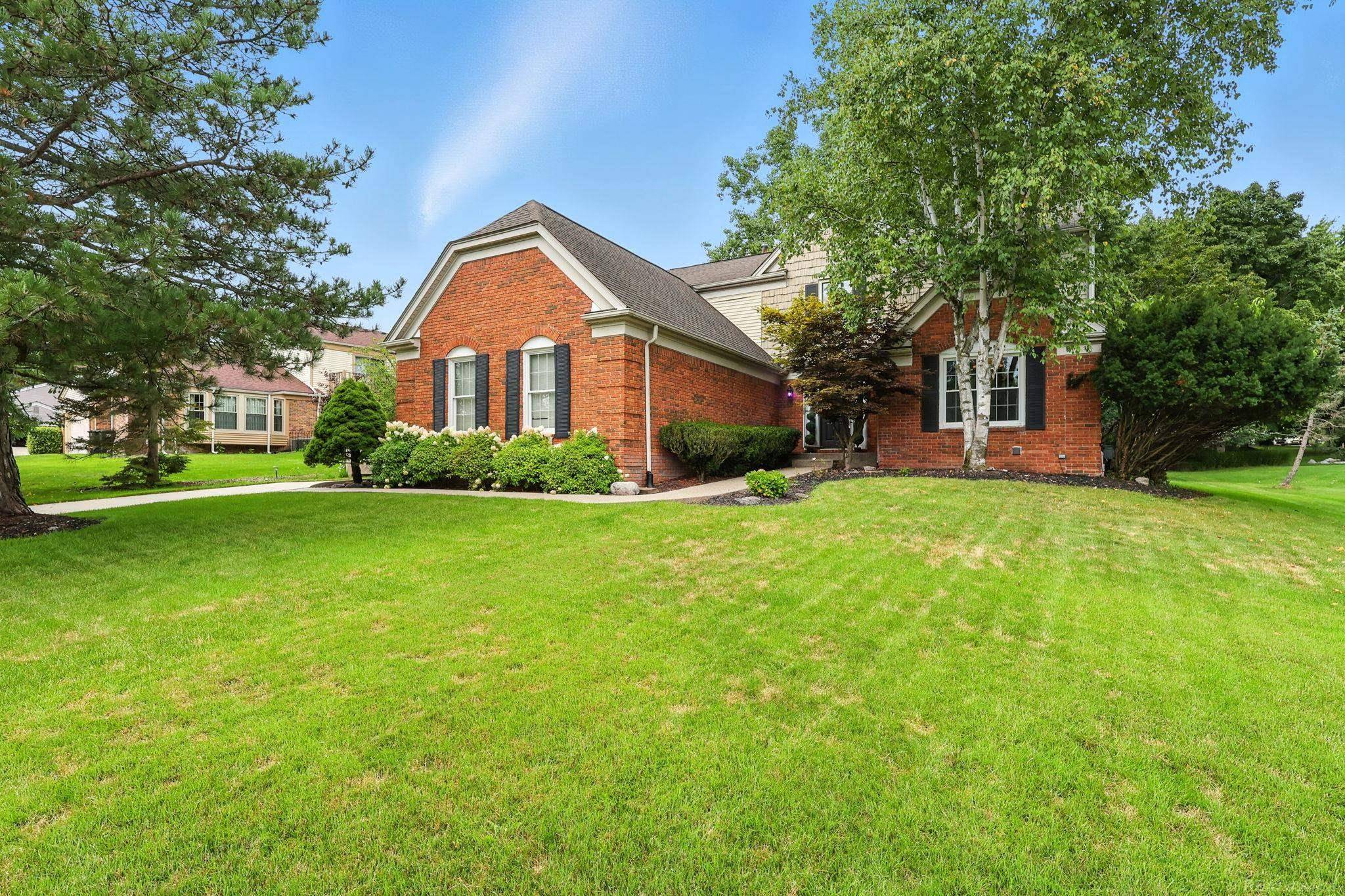 Rochester Hills, MI 48306,2208 Chippenham Chase DR