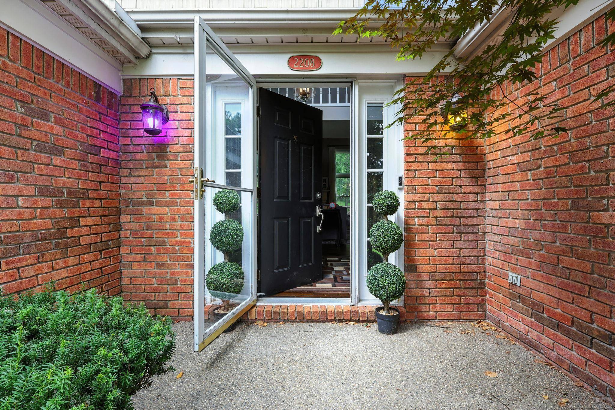 Rochester Hills, MI 48306,2208 Chippenham Chase DR