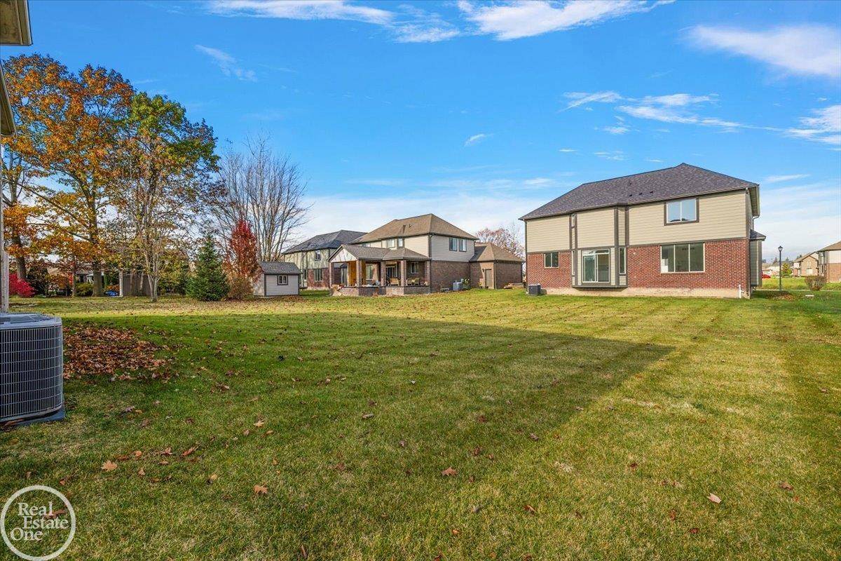 Macomb Twp, MI 48044,22121 Tahquamenon CT