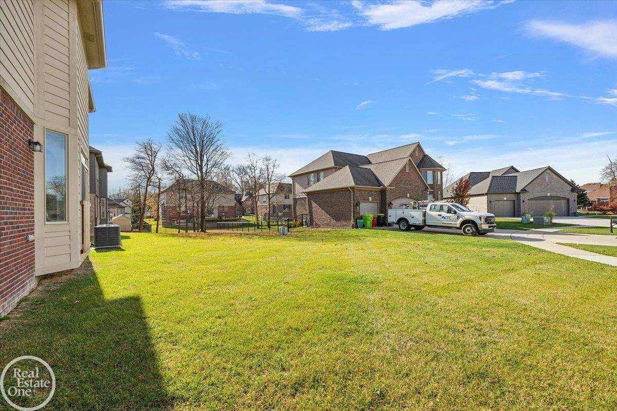 Macomb Twp, MI 48044,50567 Summit View DR