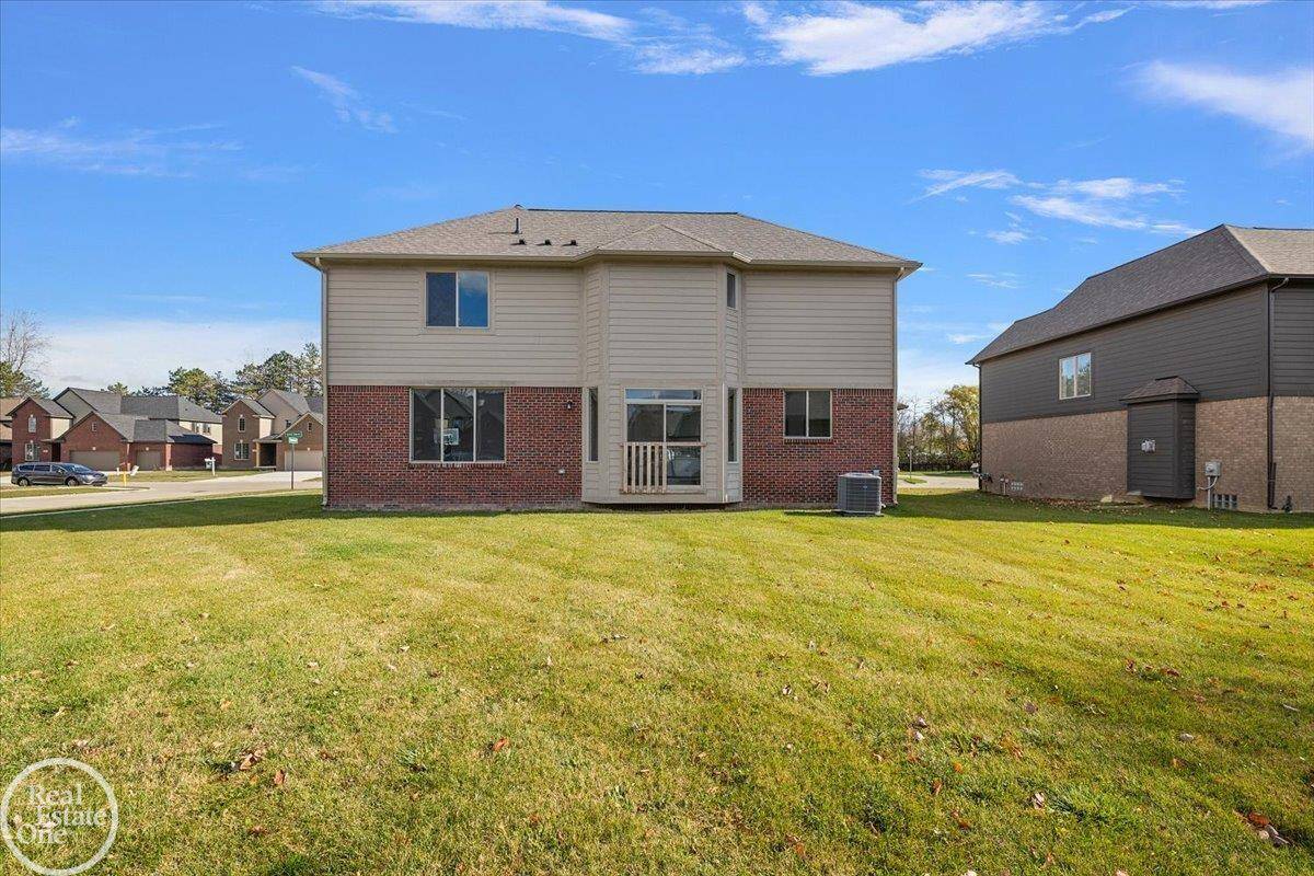 Macomb Twp, MI 48044,50567 Summit View DR