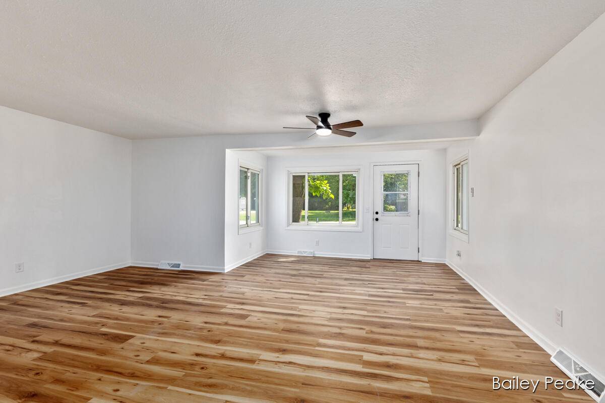 Muskegon, MI 49442,1051 West ST