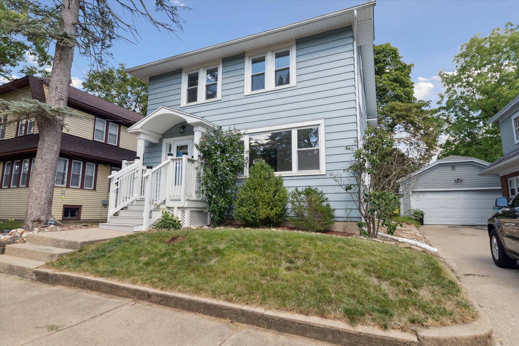 Kalamazoo, MI 49001,2327 Outlook ST