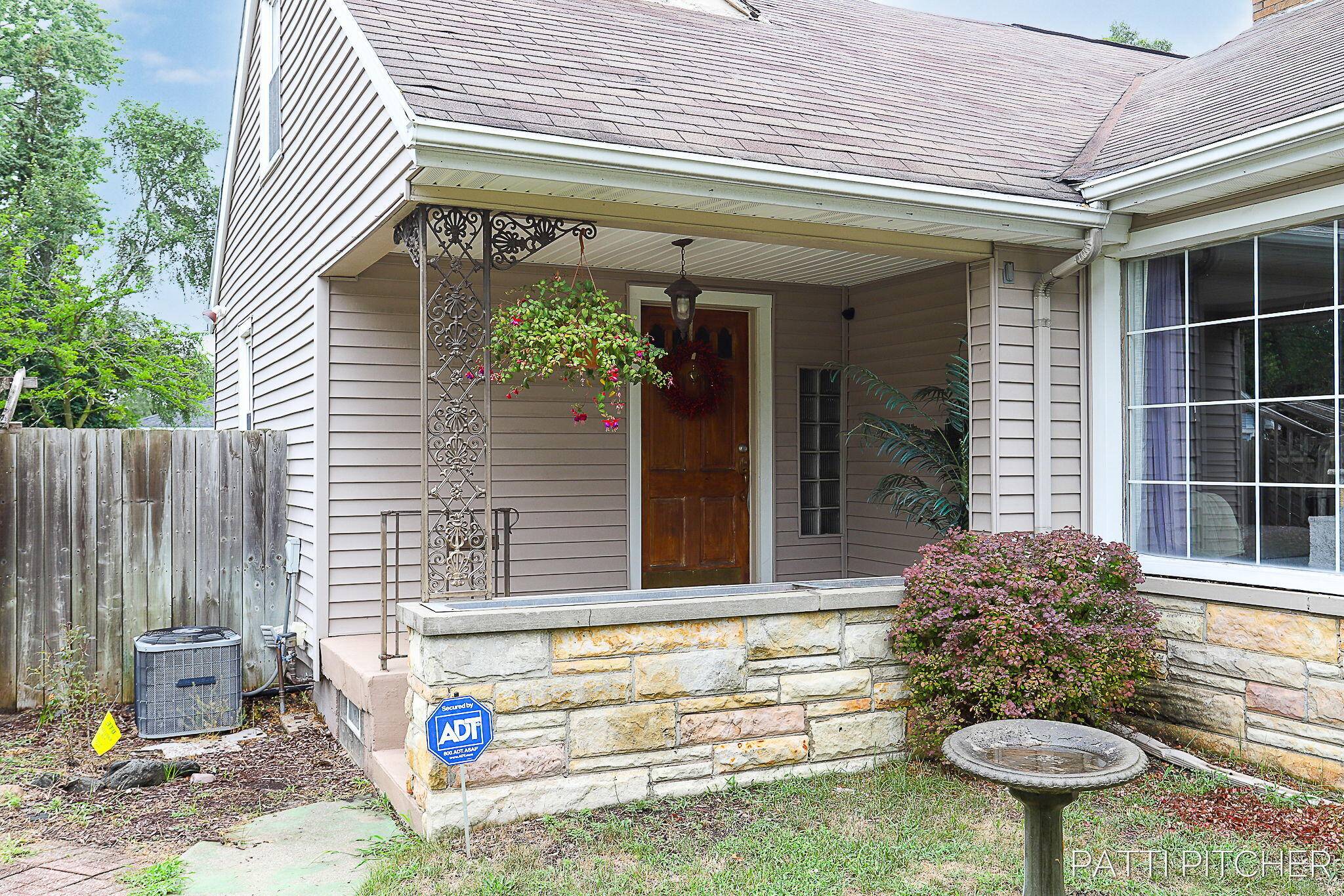 Muskegon, MI 49442,1044 E Apple AVE