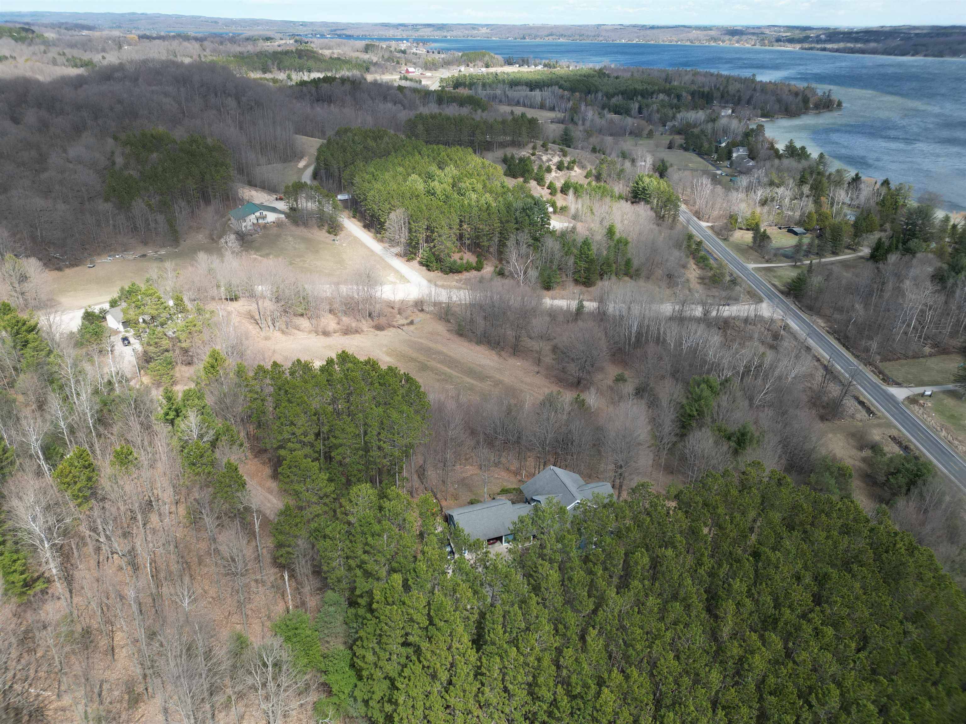 E Hidden Beech DR, Solon Twp, MI 49621