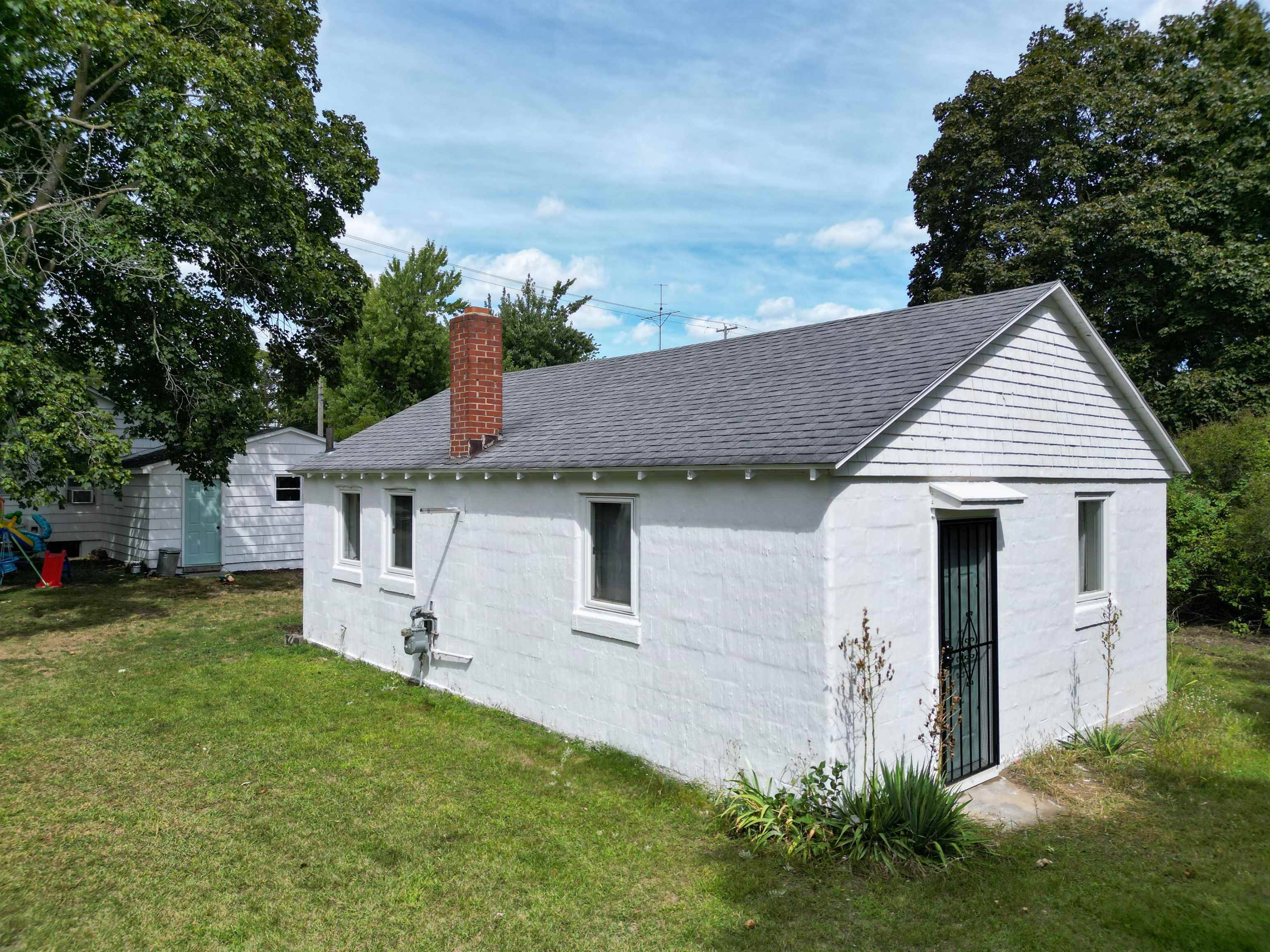 Mount Pleasant, MI 48858,1104 1/2 E Broadway