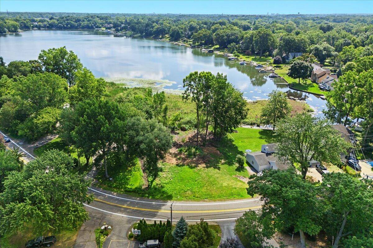 Waterford, MI 48328,2006 Watkins Lake RD