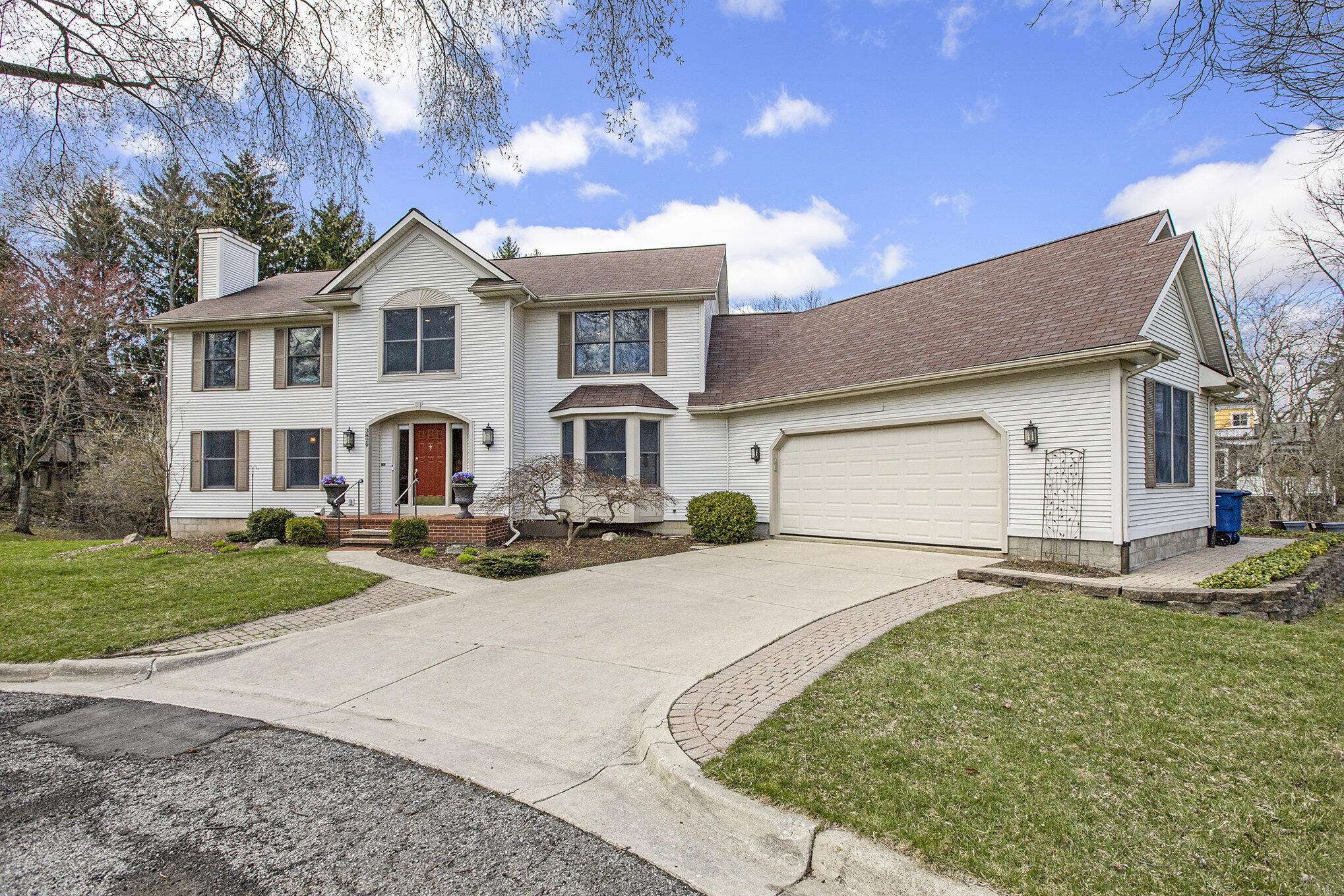 Ann Arbor, MI 48105,3829 Waldenwood DR