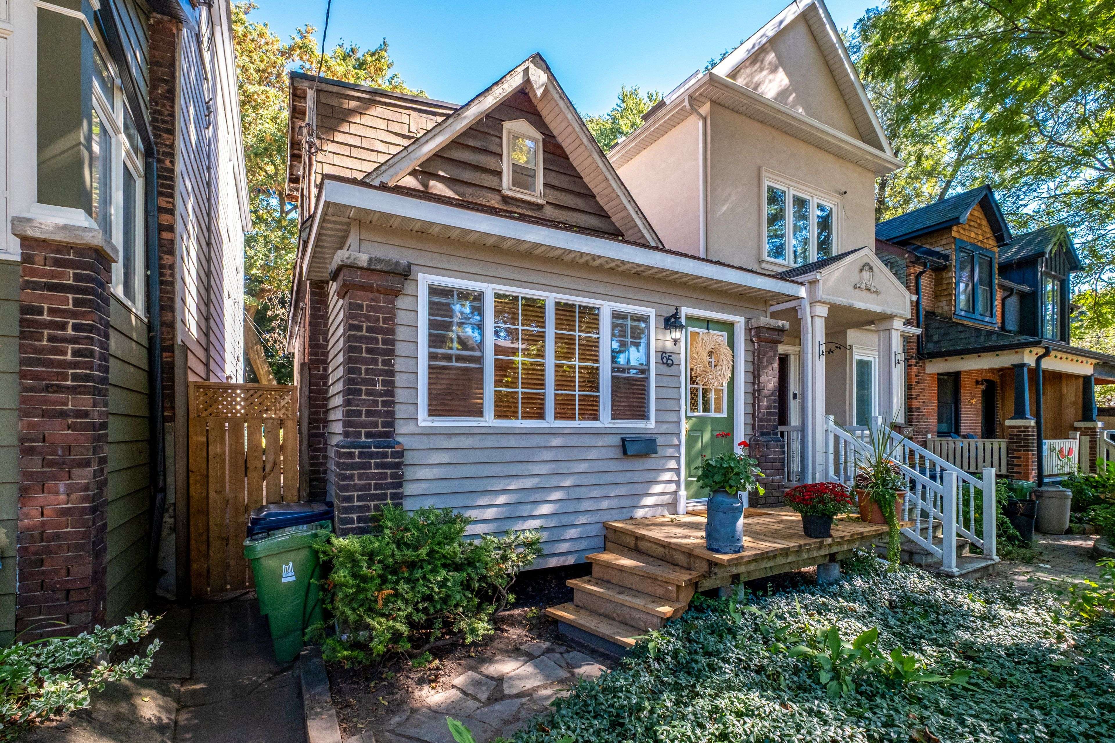 65 Drayton AVE, Toronto E02, ON M4C 3L8