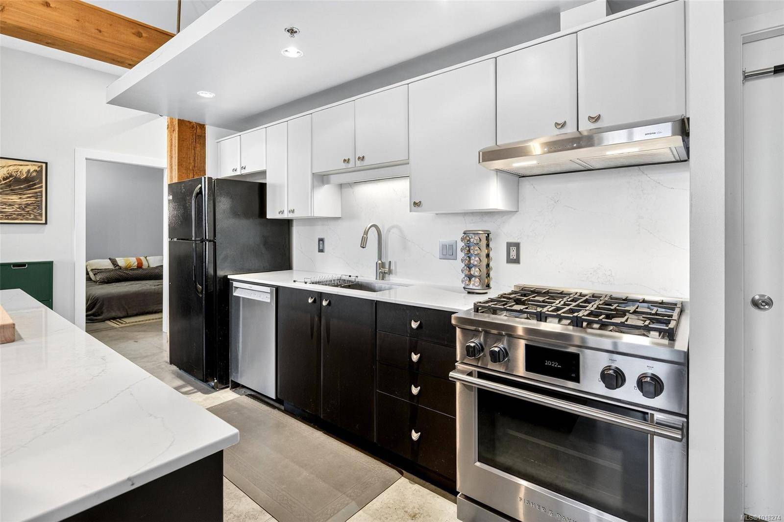 Victoria, BC V9A 7N9,455 Sitkum Rd #211