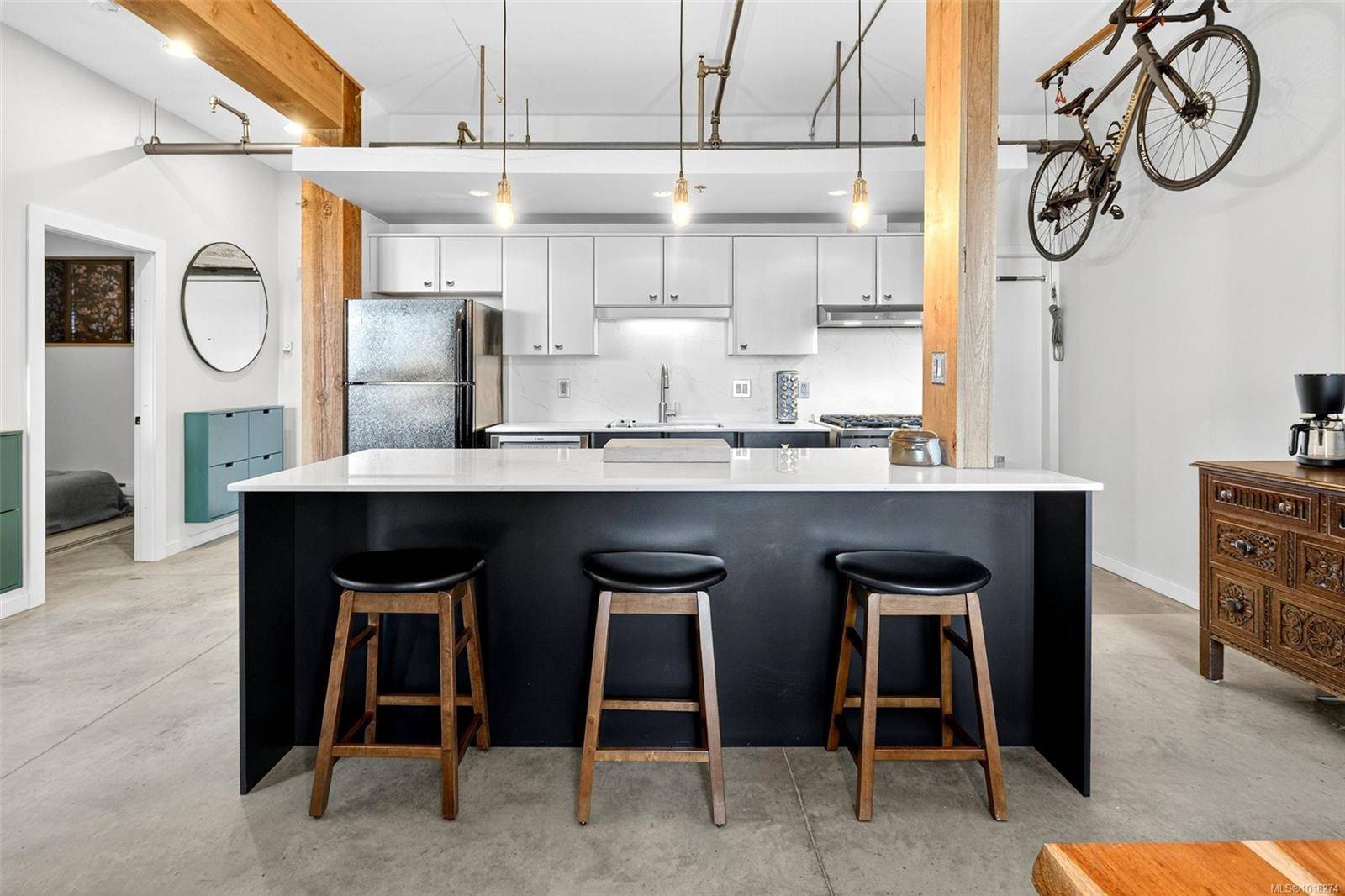 Victoria, BC V9A 7N9,455 Sitkum Rd #211