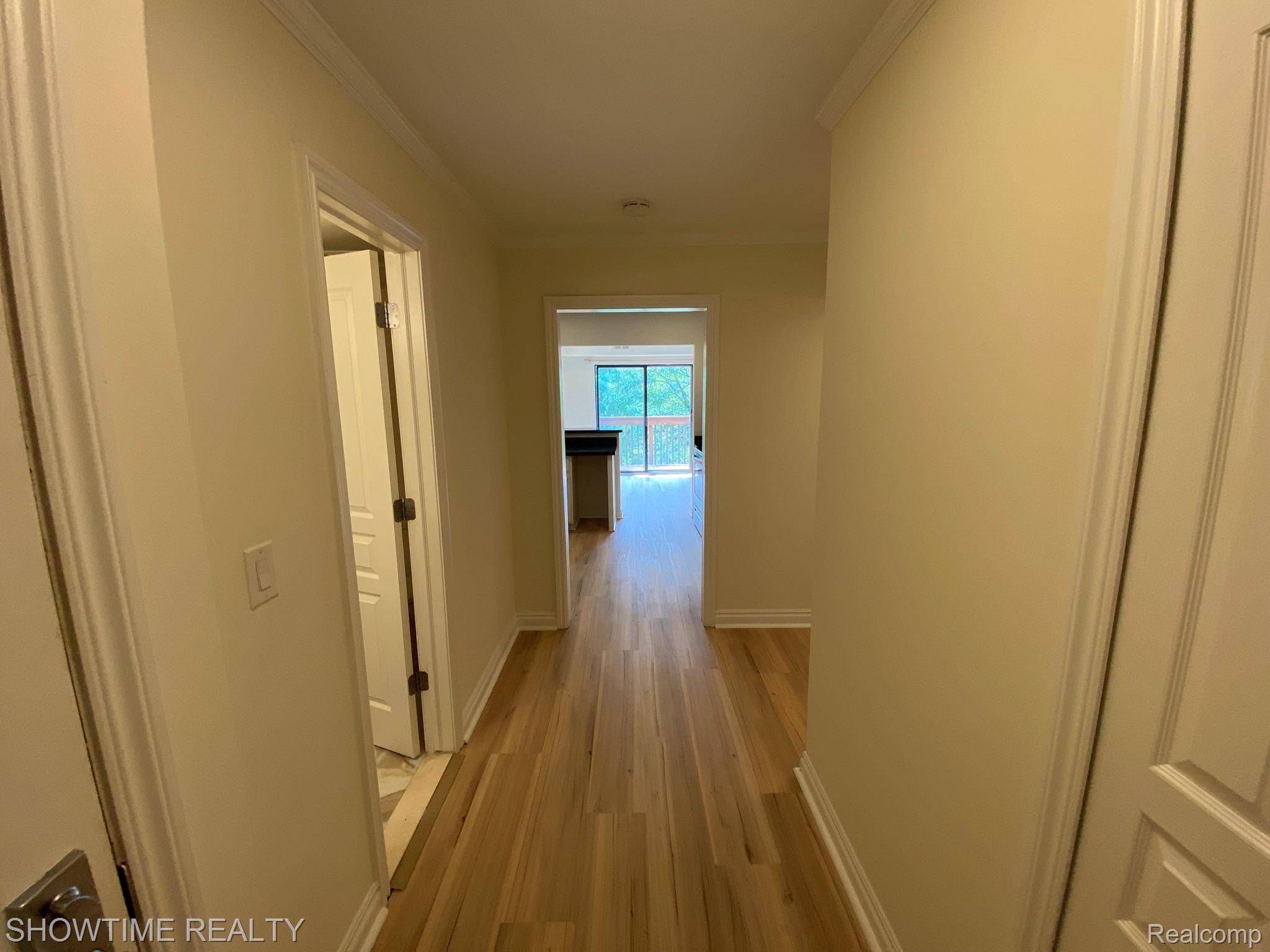 Rochester Hills, MI 48309,1697 Riverside DR #18