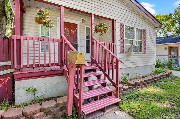 Dearborn Heights, MI 48125,25474 McDonald ST