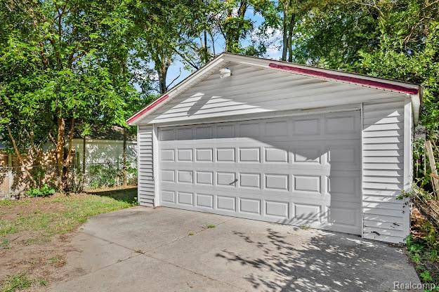 Dearborn Heights, MI 48125,25474 McDonald ST