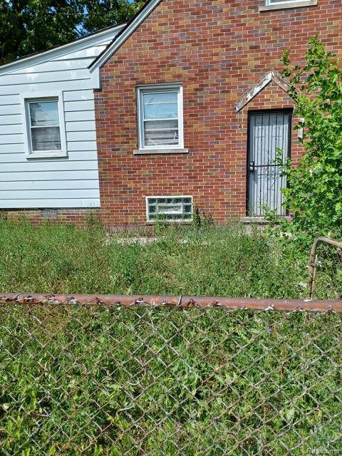 Detroit, MI 48225,19605 Kelly RD