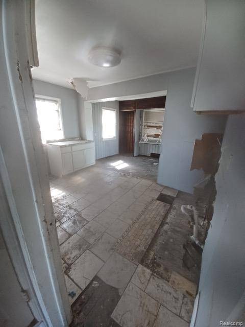 Detroit, MI 48225,19605 Kelly RD