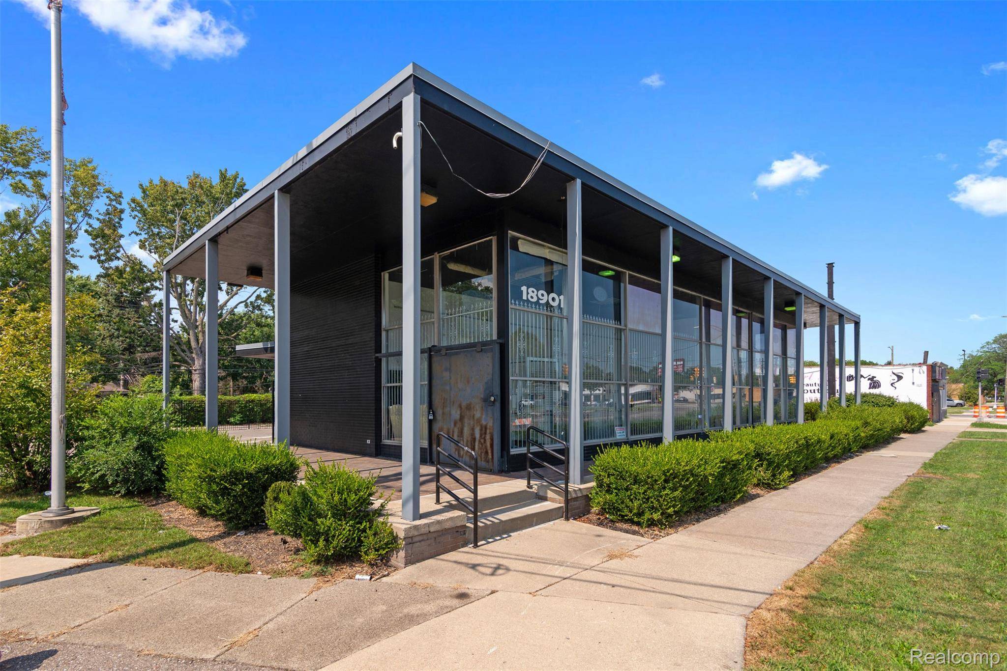 Detroit, MI 48224,18901 Kelly RD