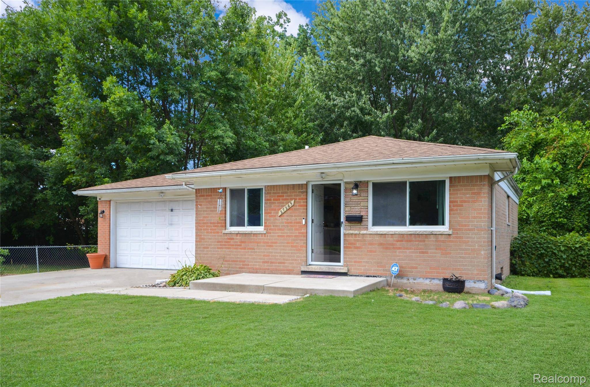 Warren, MI 48093,27263 Arsenal AVE