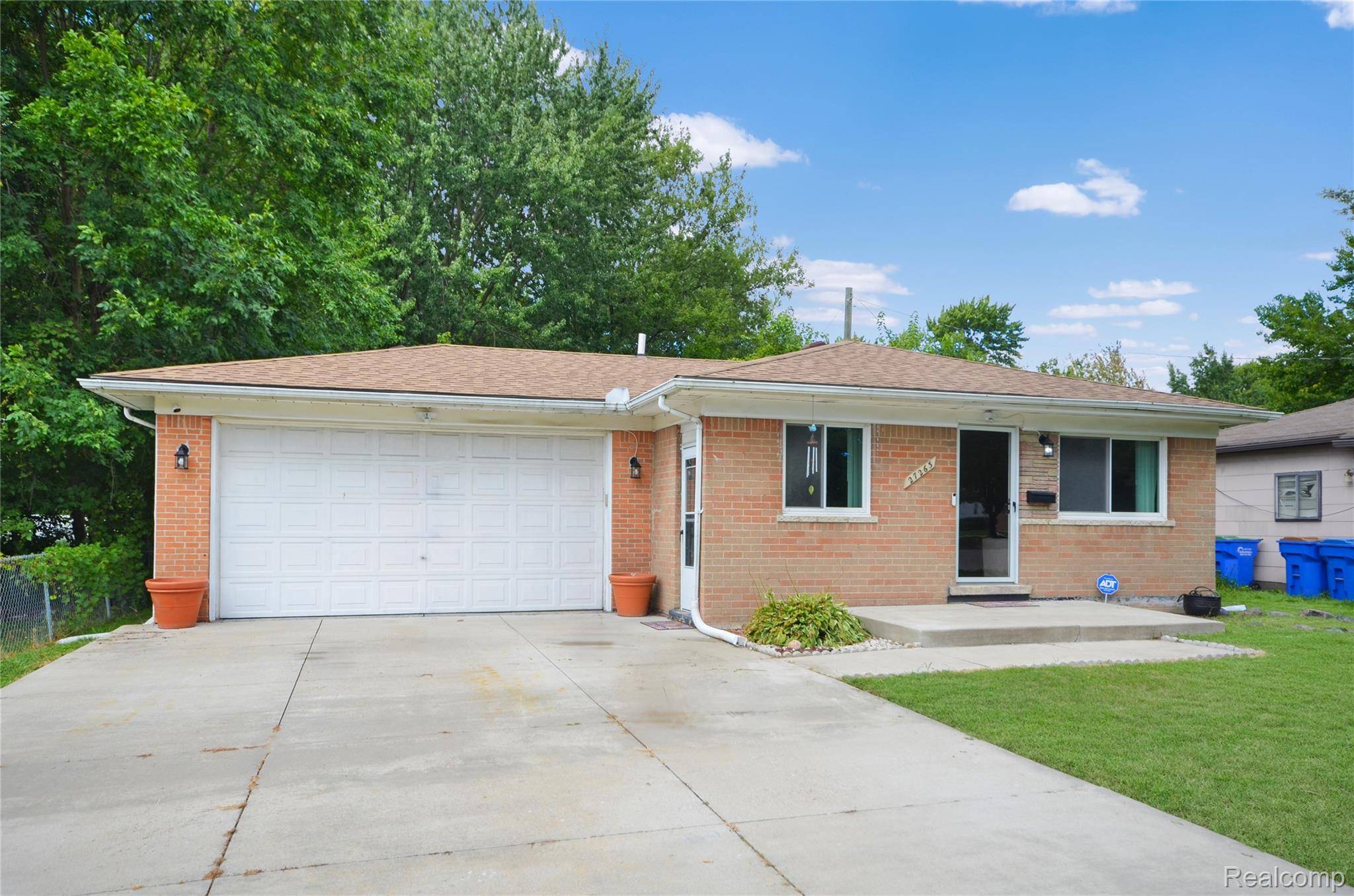 Warren, MI 48093,27263 Arsenal AVE