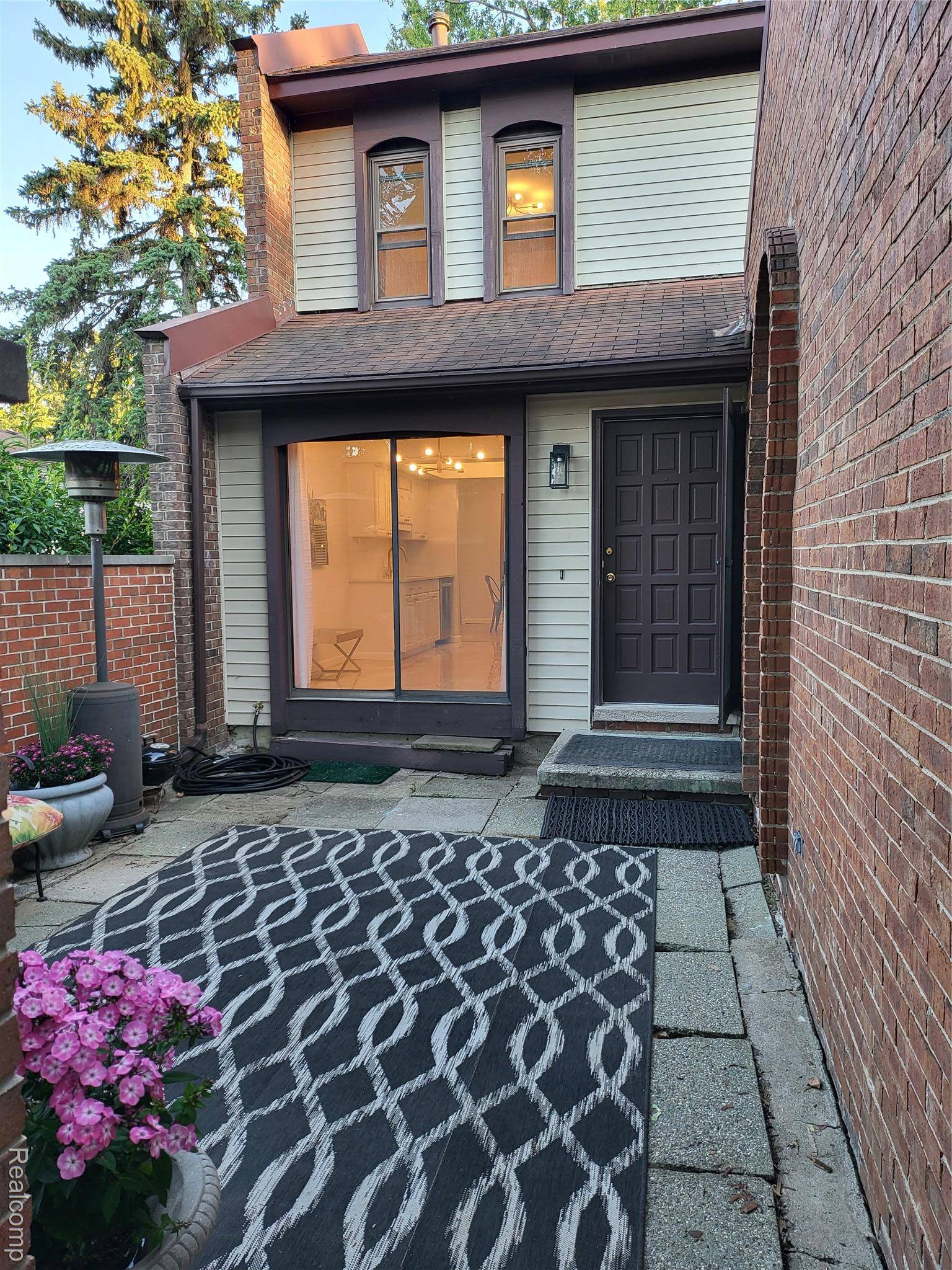 Southfield, MI 48034,25009 Chambley DR