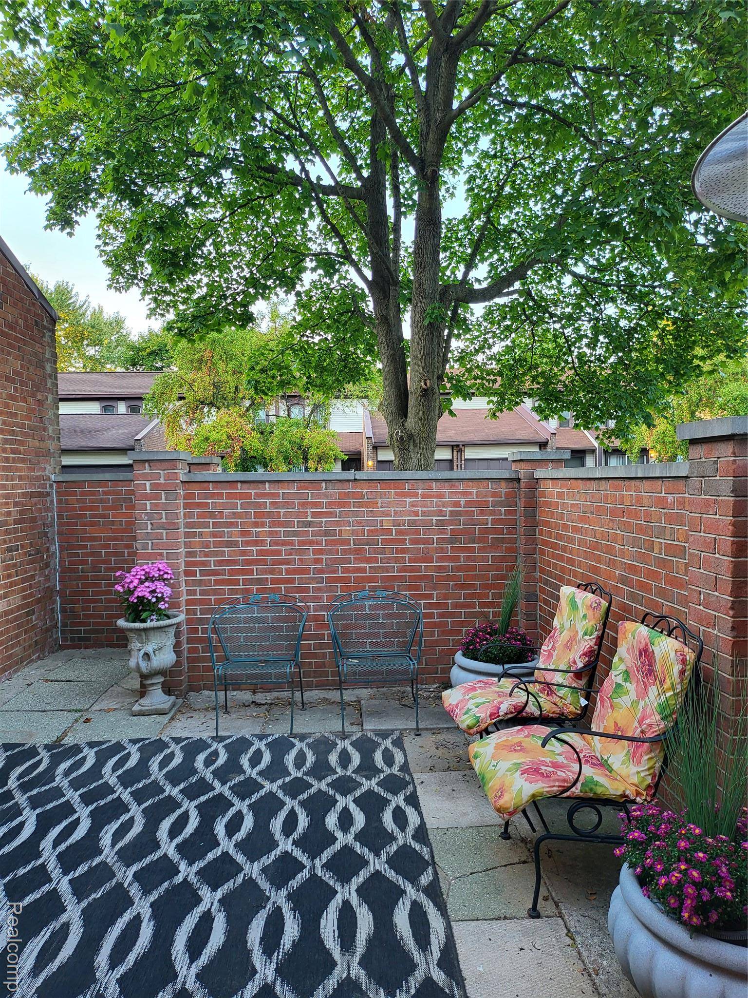 Southfield, MI 48034,25009 Chambley DR