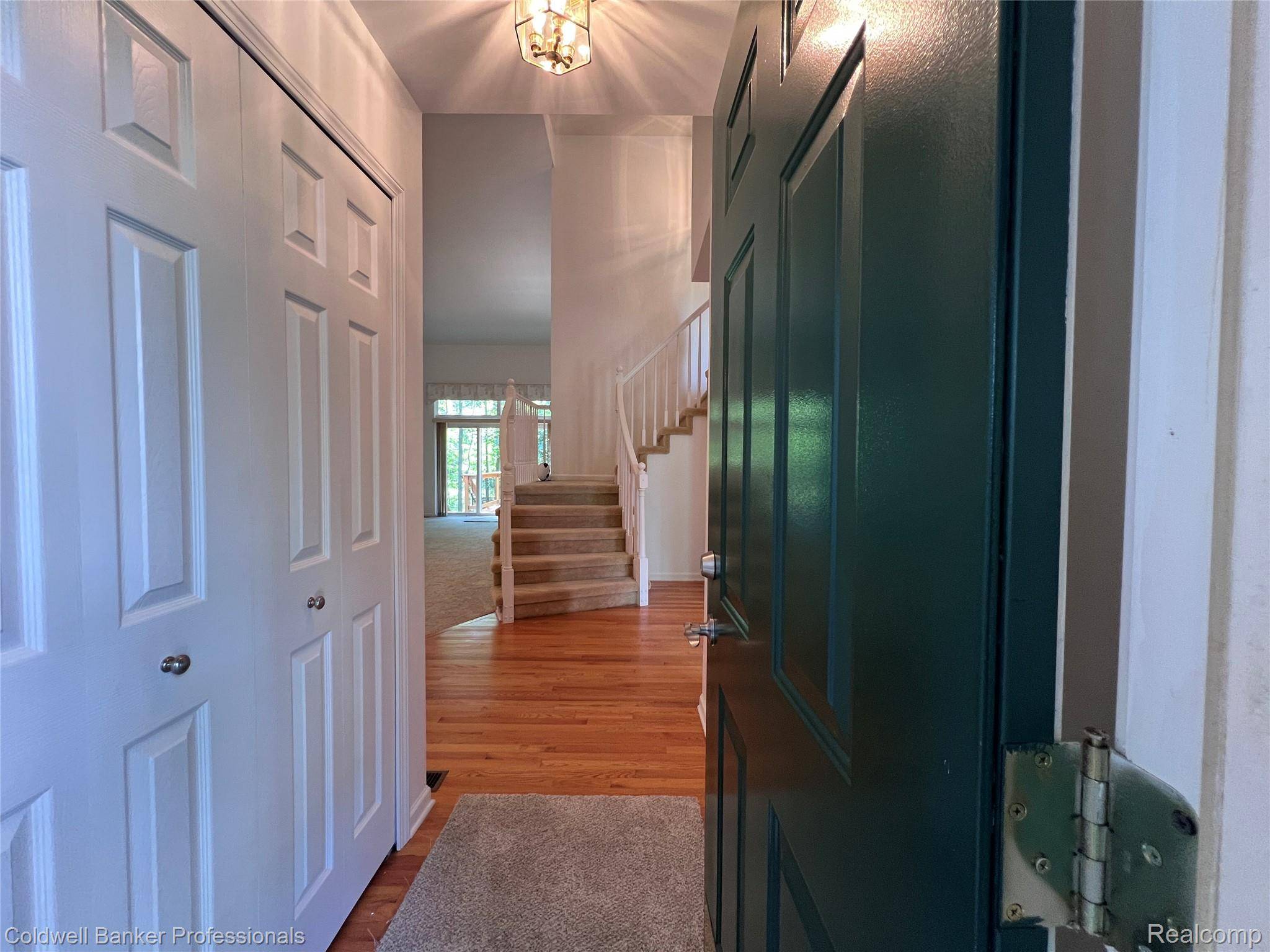 Wixom, MI 48393,654 Chestnut DR