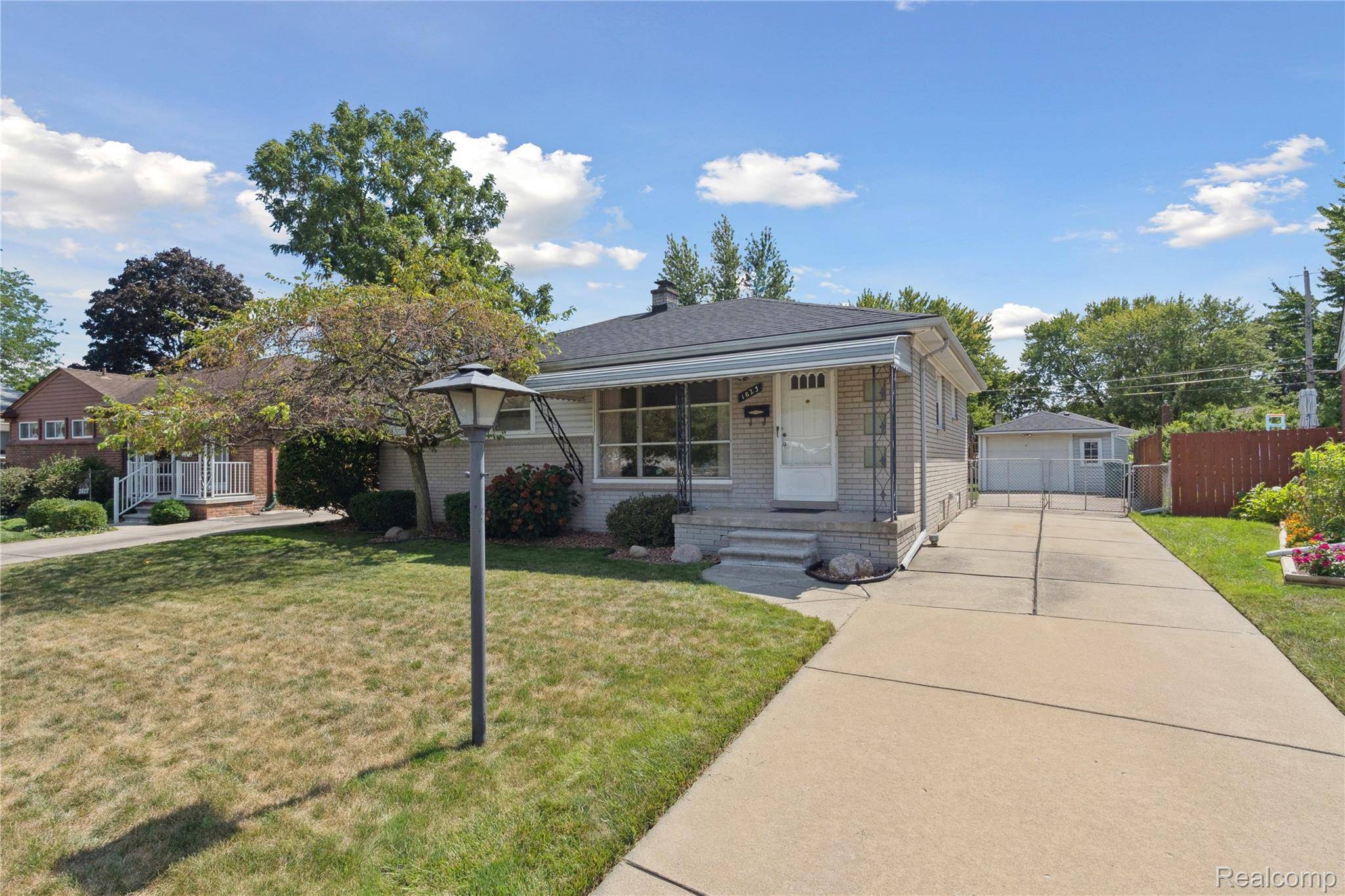 Lincoln Park, MI 48146,1623 Mayflower AVE