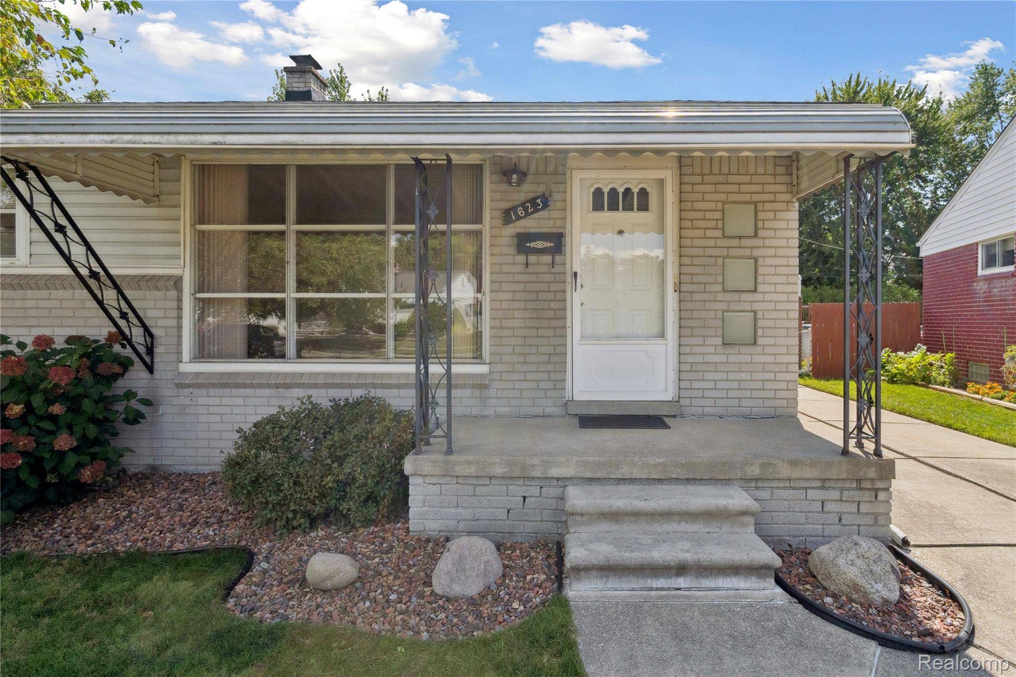 Lincoln Park, MI 48146,1623 Mayflower AVE