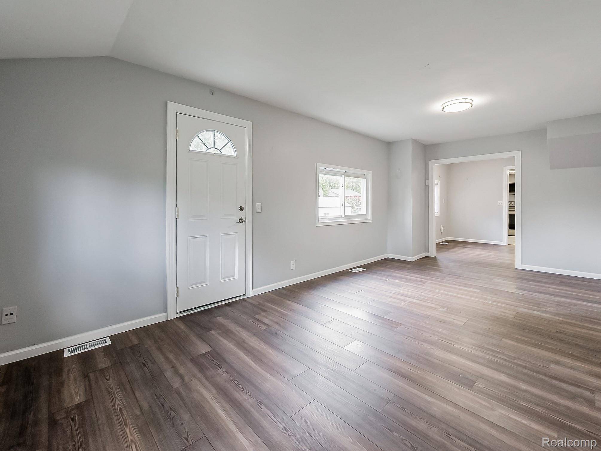 White Lake, MI 48386,9526 Cedar Island RD