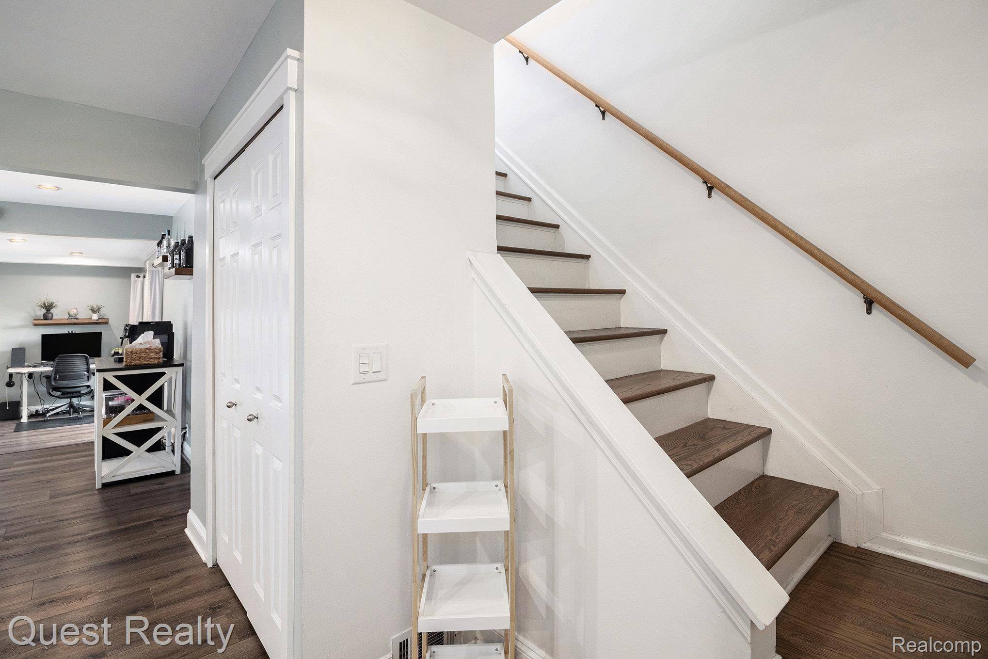 Plymouth, MI 48170,11619 Parkview DR