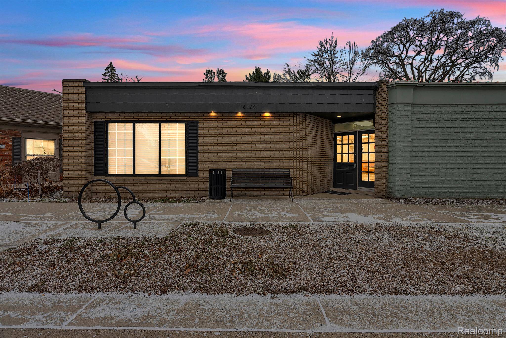 Grosse Pointe, MI 48230,18120 MACK AVE