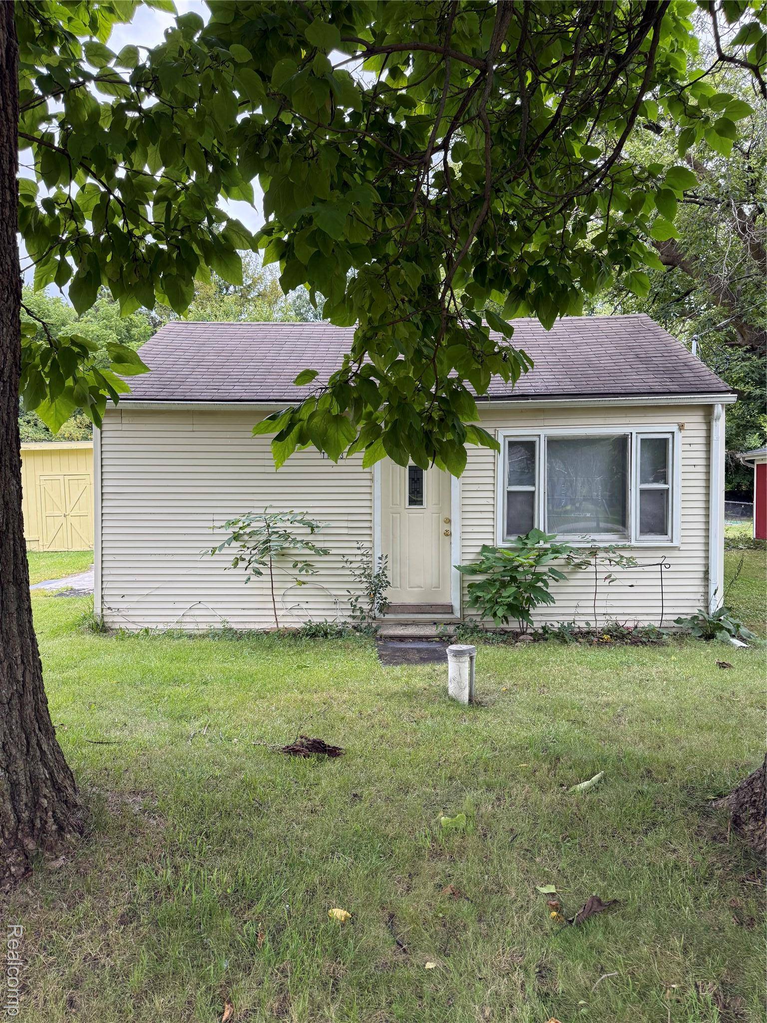 Clio, MI 48420,11433 Dexter ST