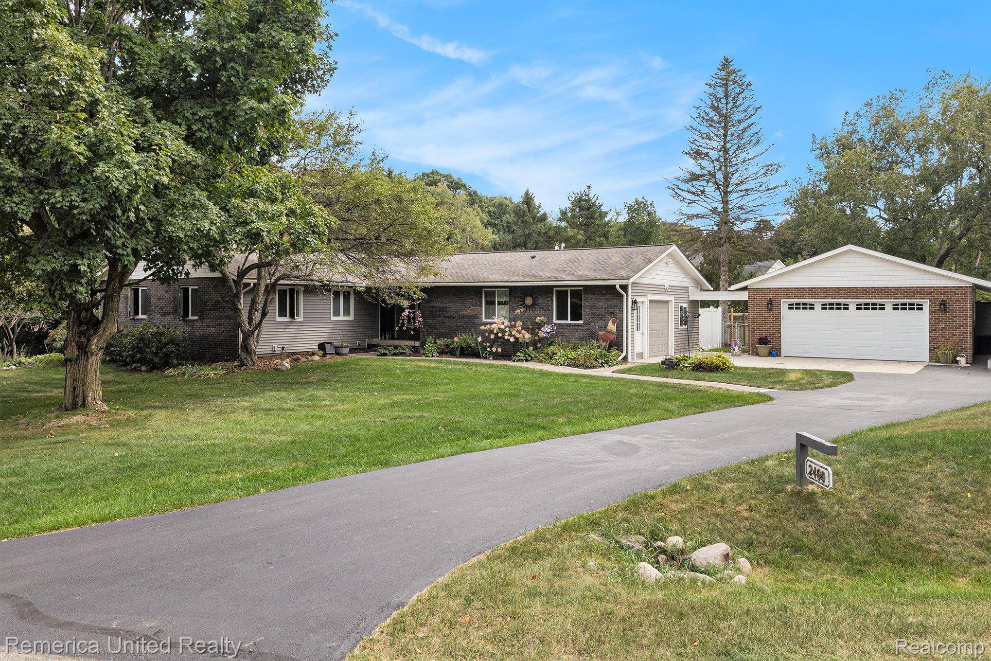 Milford, MI 48381,2400 Pinewood CT