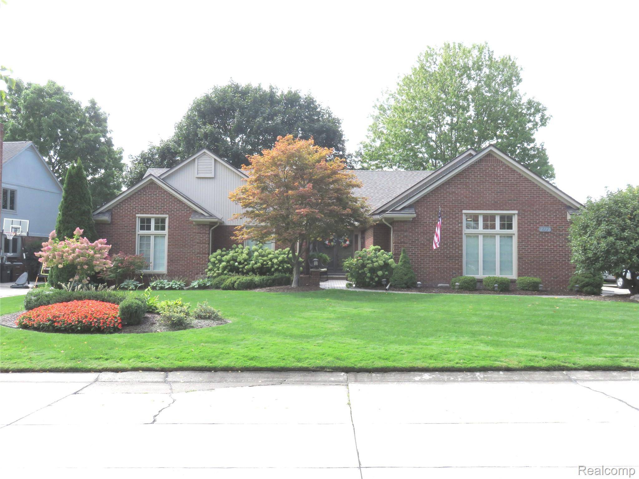 Shelby Twp, MI 48316,2322 Regency Hills DR