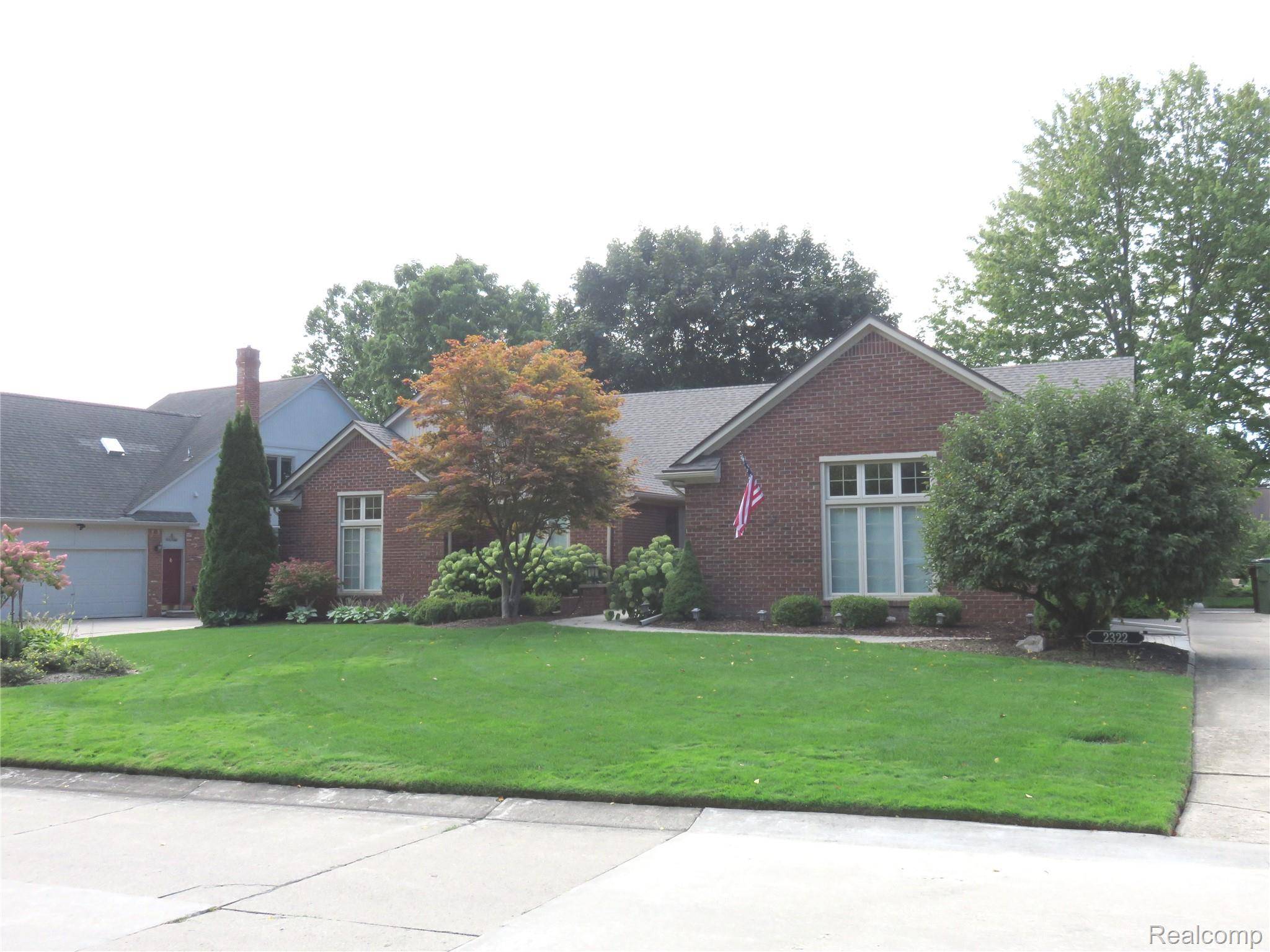 Shelby Twp, MI 48316,2322 Regency Hills DR