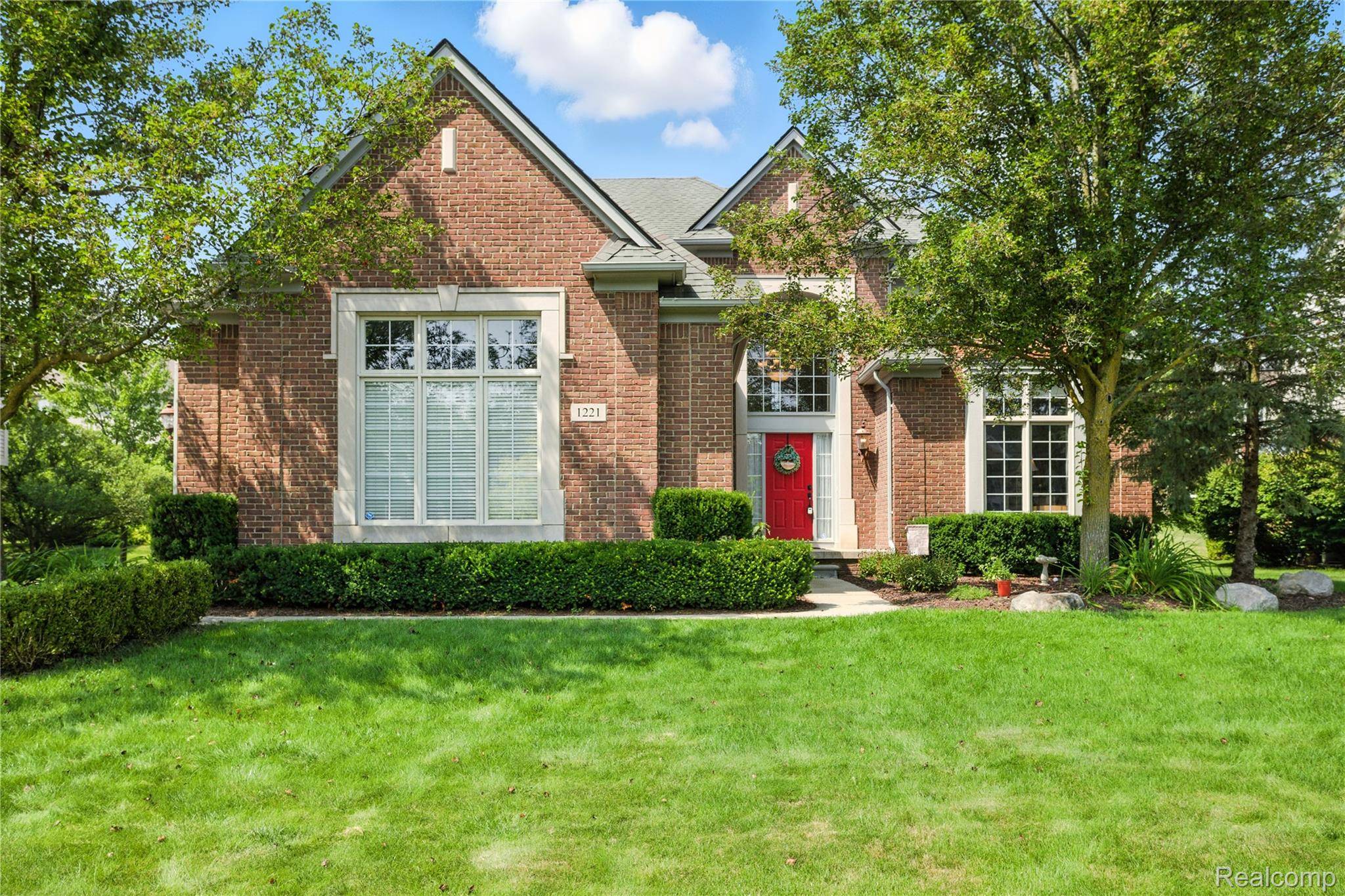 Rochester, MI 48307,1221 Letica DR