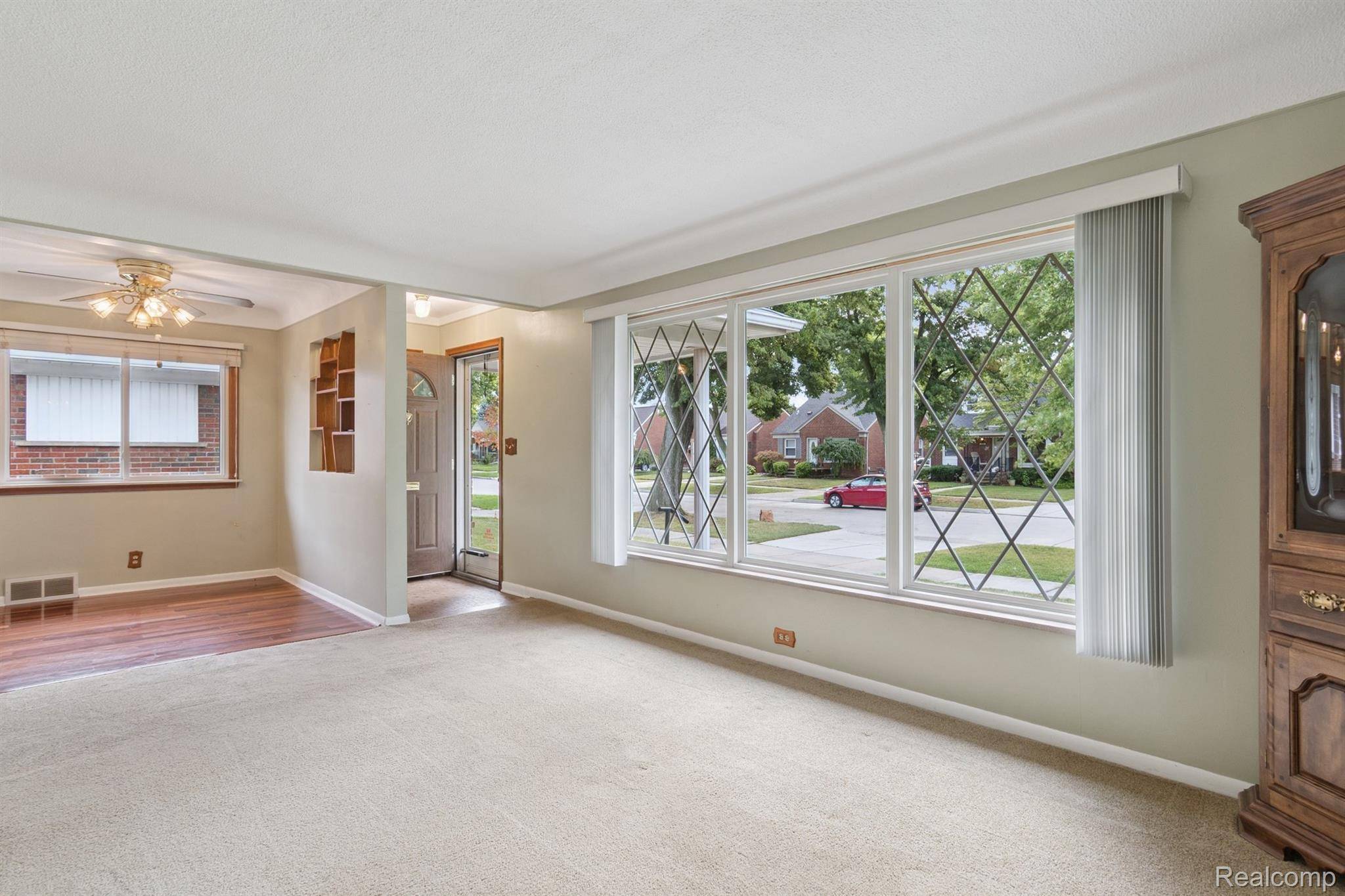 Allen Park, MI 48101,7868 Robinson AVE