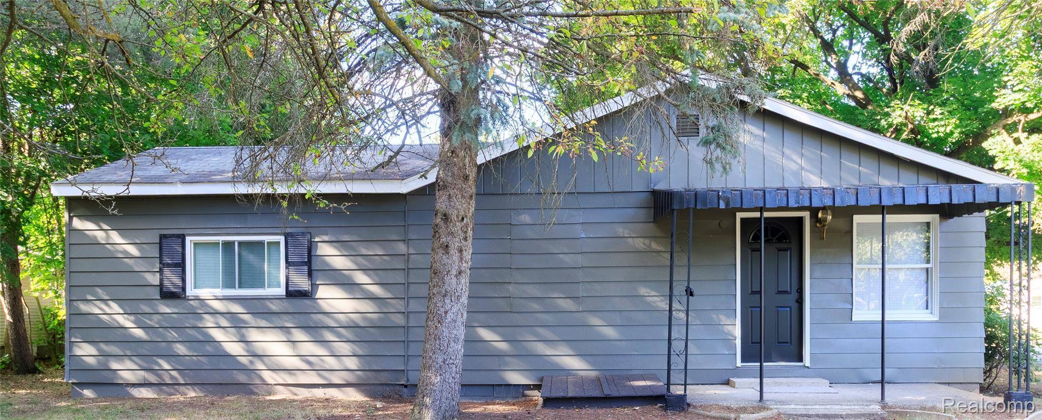 Waterford, MI 48329,5502 Rowley BLVD