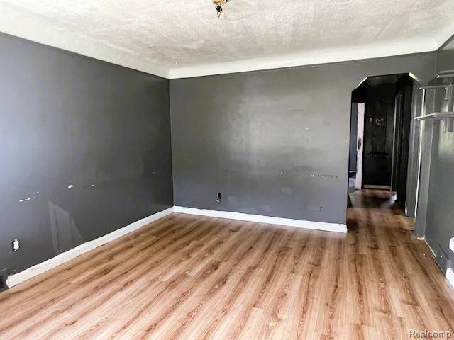 Detroit, MI 48228,8228 Pierson ST